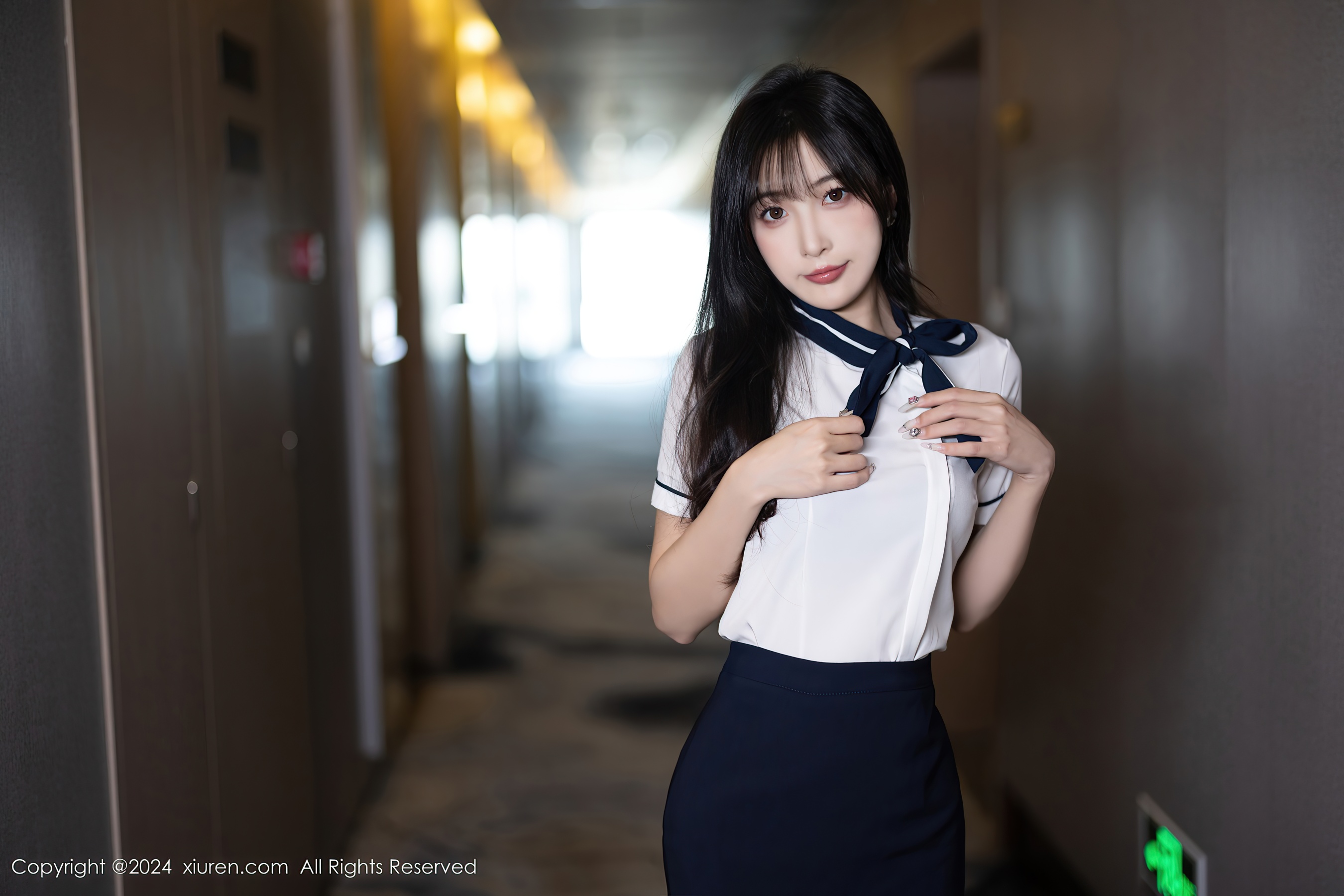 [XiuRen秀人网] No.8727 林星阑 黑丝美腿 - 爱照片