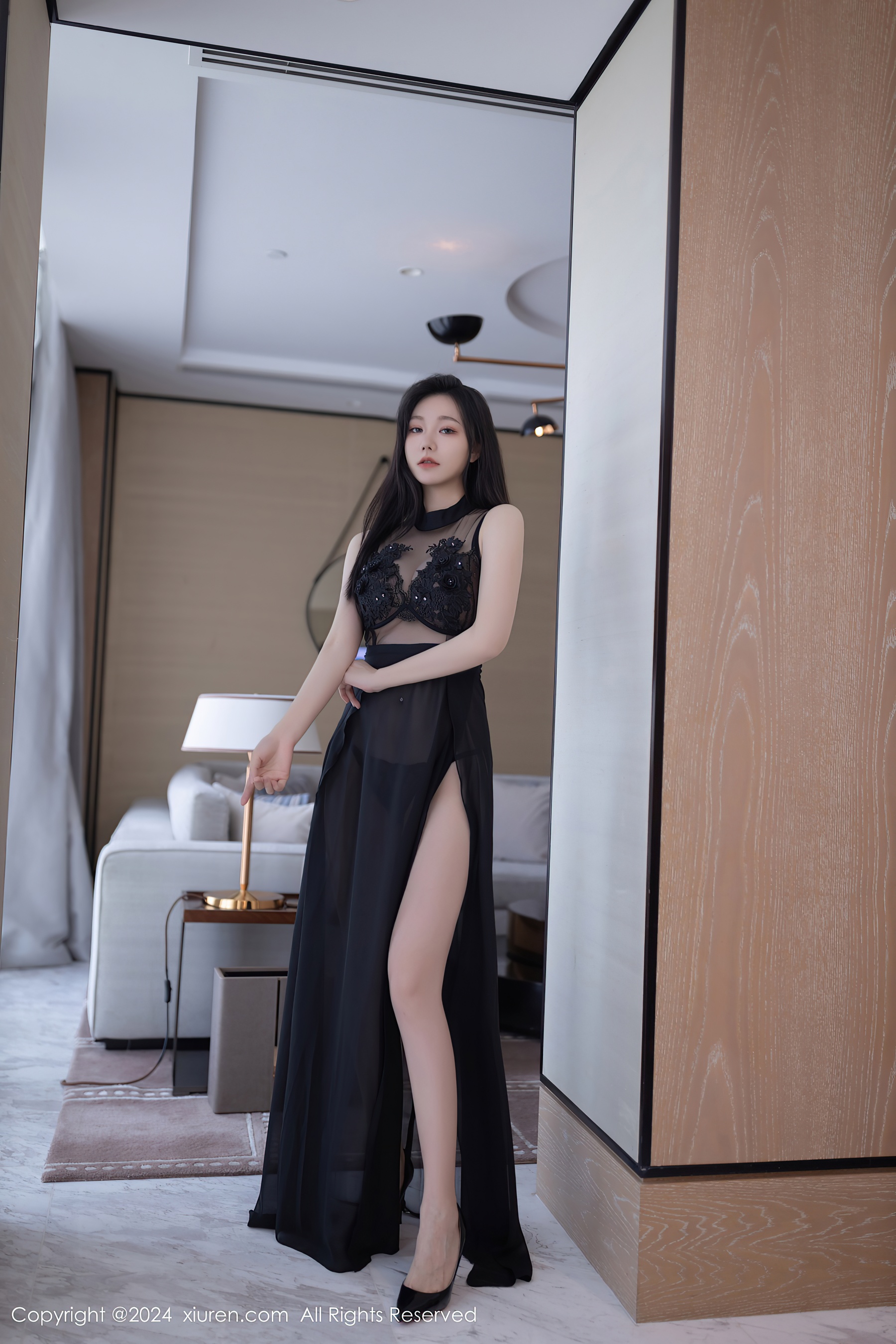 [XiuRen秀人网] No.8792 安然anran 黑丝美腿 - 爱照片