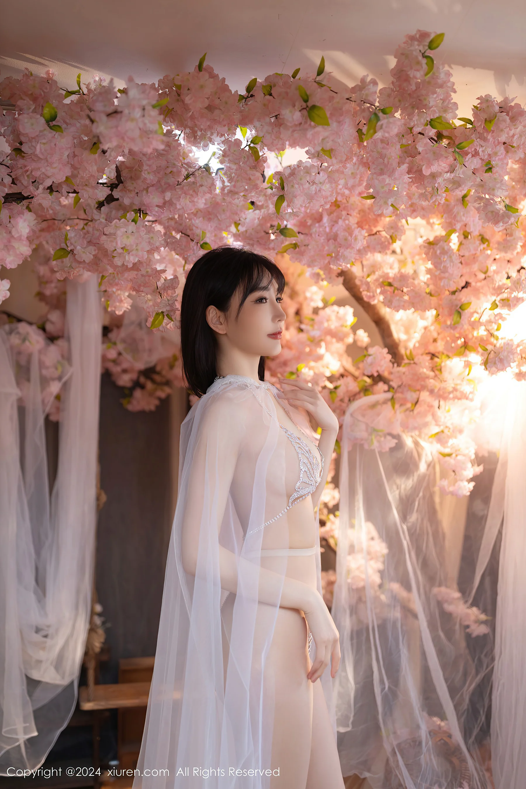 [XiuRen秀人网] No.8807 陆萱萱 性感美腿 - 爱照片
