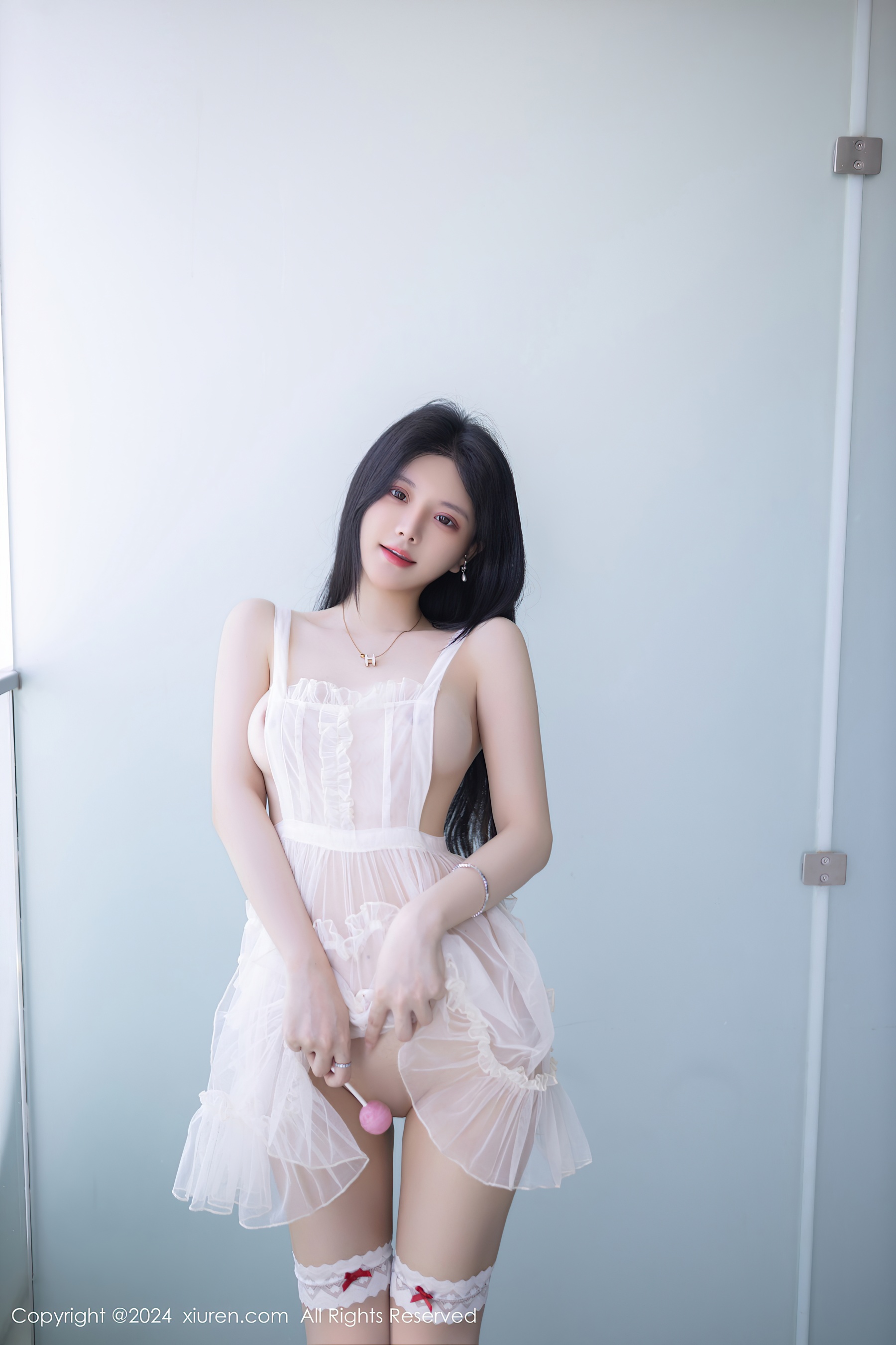 [XiuRen秀人网] No.9062 幼幼 丝袜美腿 - 爱照片