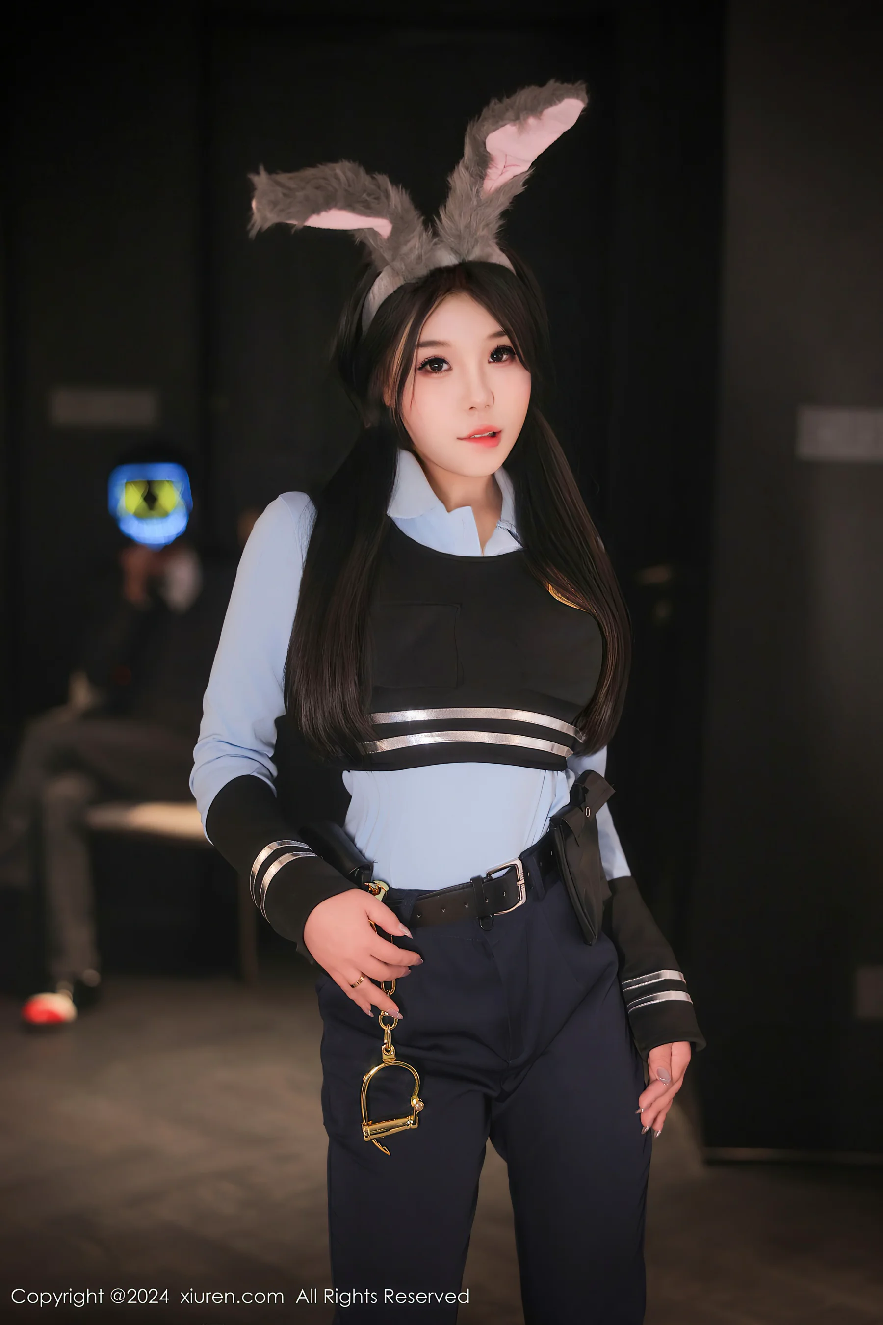 [XiuRen秀人网] No.9071 麦田 黑丝美腿 - 爱照片