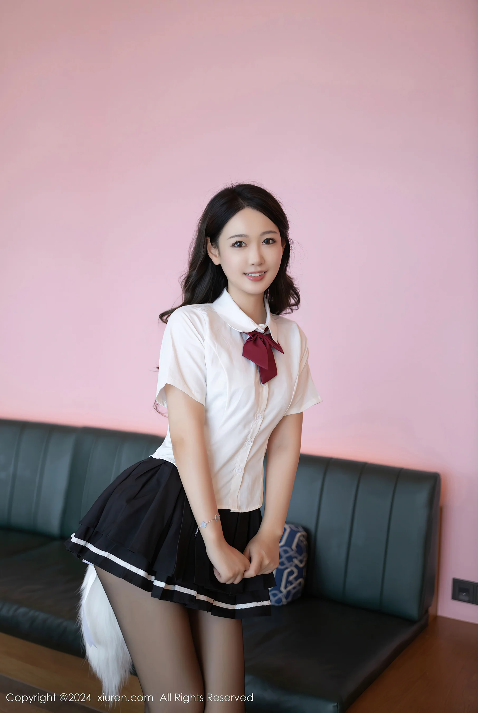 [XiuRen秀人网] No.9174 唐安琪 黑丝美腿 - 爱照片