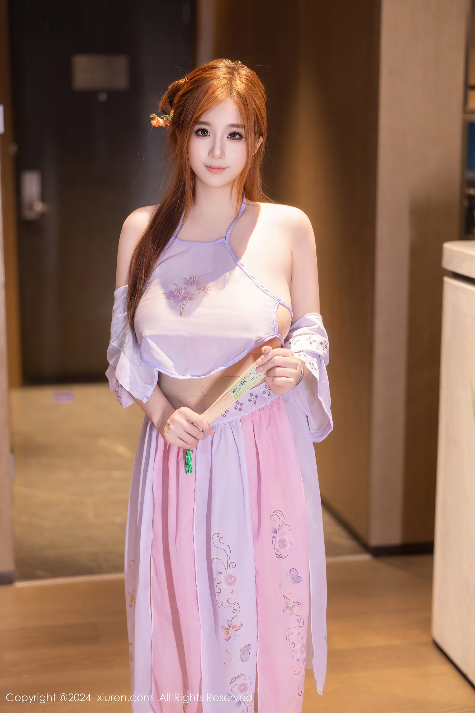 [XiuRen秀人网] No.9178 小肉肉咪 丝袜美腿 - 爱照片