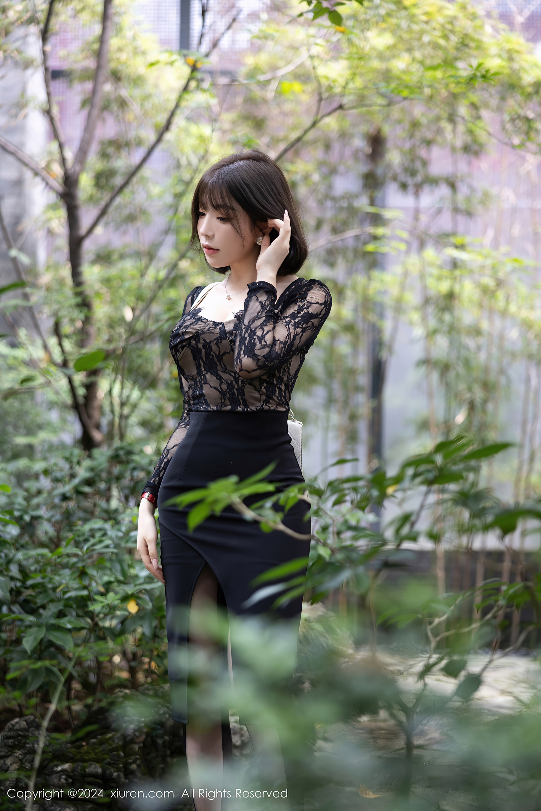 [XiuRen秀人网] No.9257 徐莉芝Booty 黑丝美腿 - 爱照片