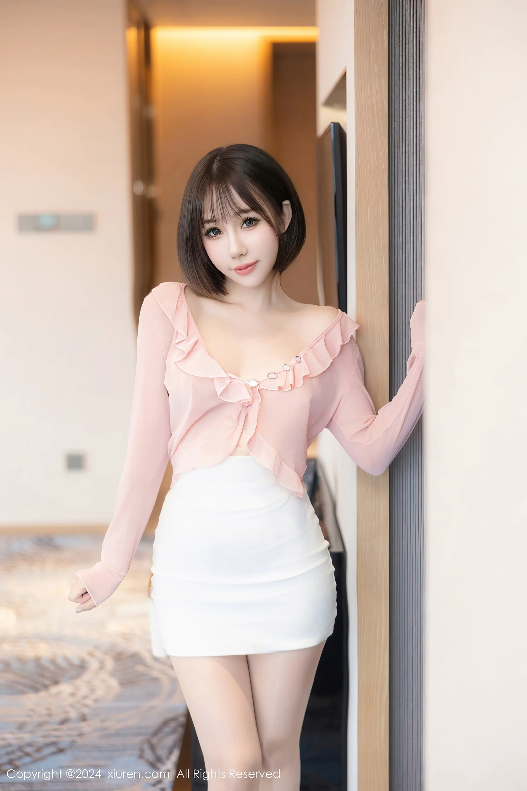 [XiuRen秀人网] No.9273 波巧酱 丝袜美腿 - 爱照片
