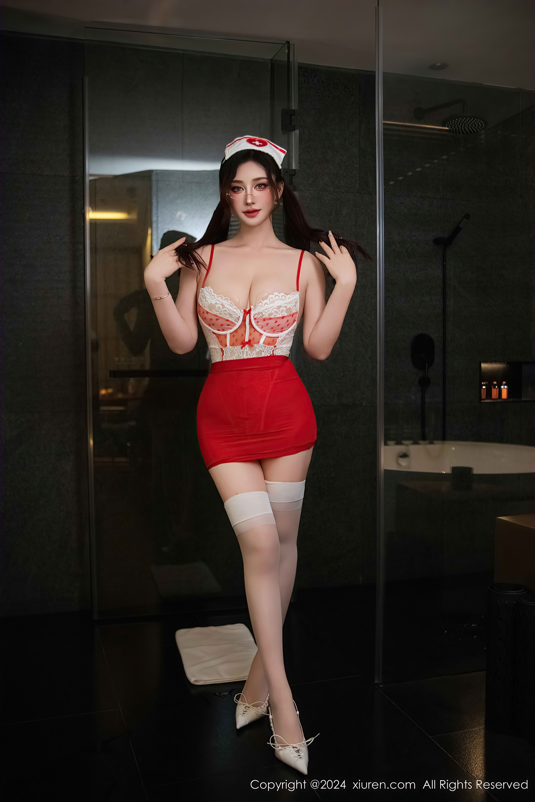 [XiuRen秀人网] No.9316 蕾蕾醒了没 丝袜美臀 - 爱照片