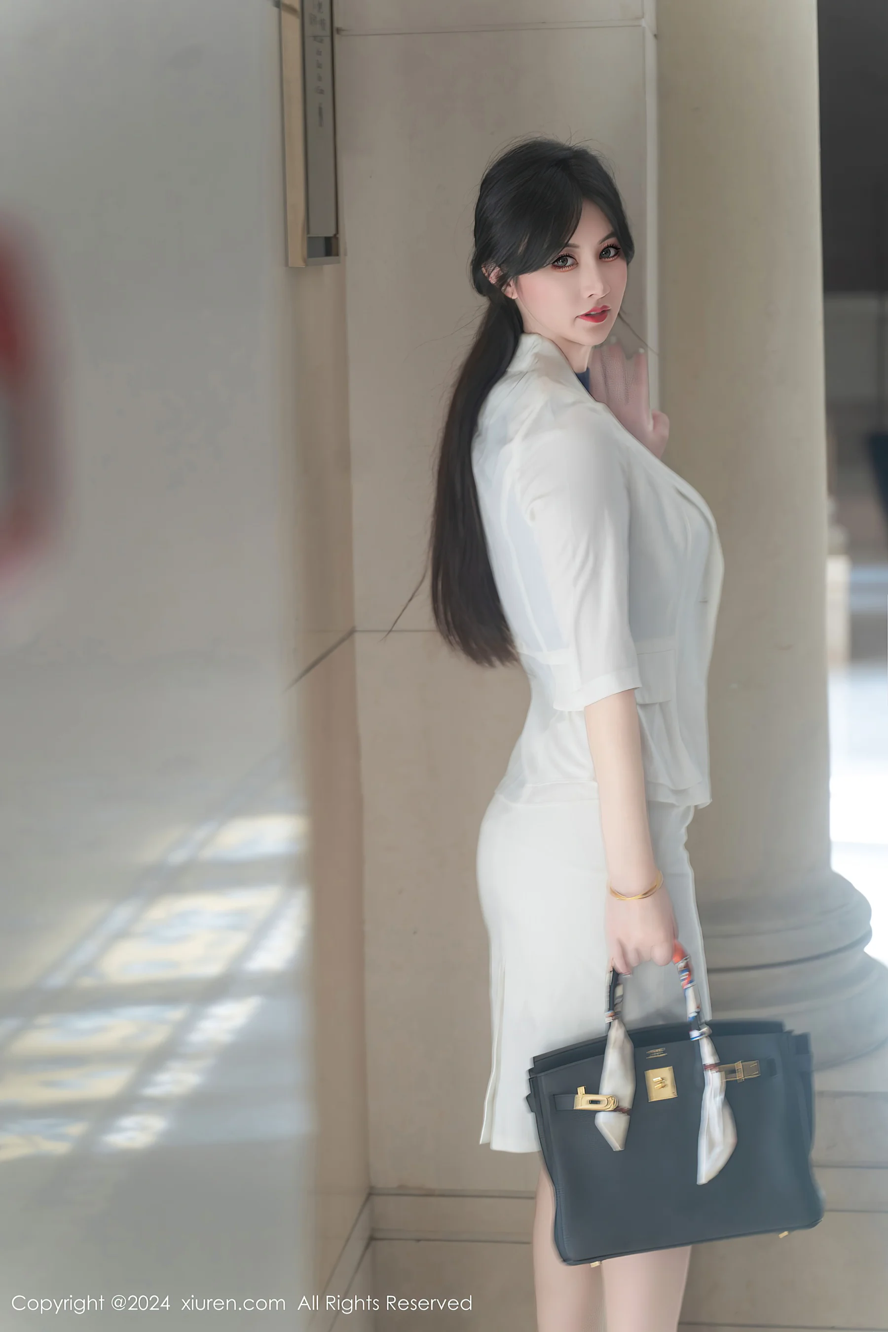[XiuRen秀人网] No.9319 诗诗kiki 丝袜美臀 - 爱照片