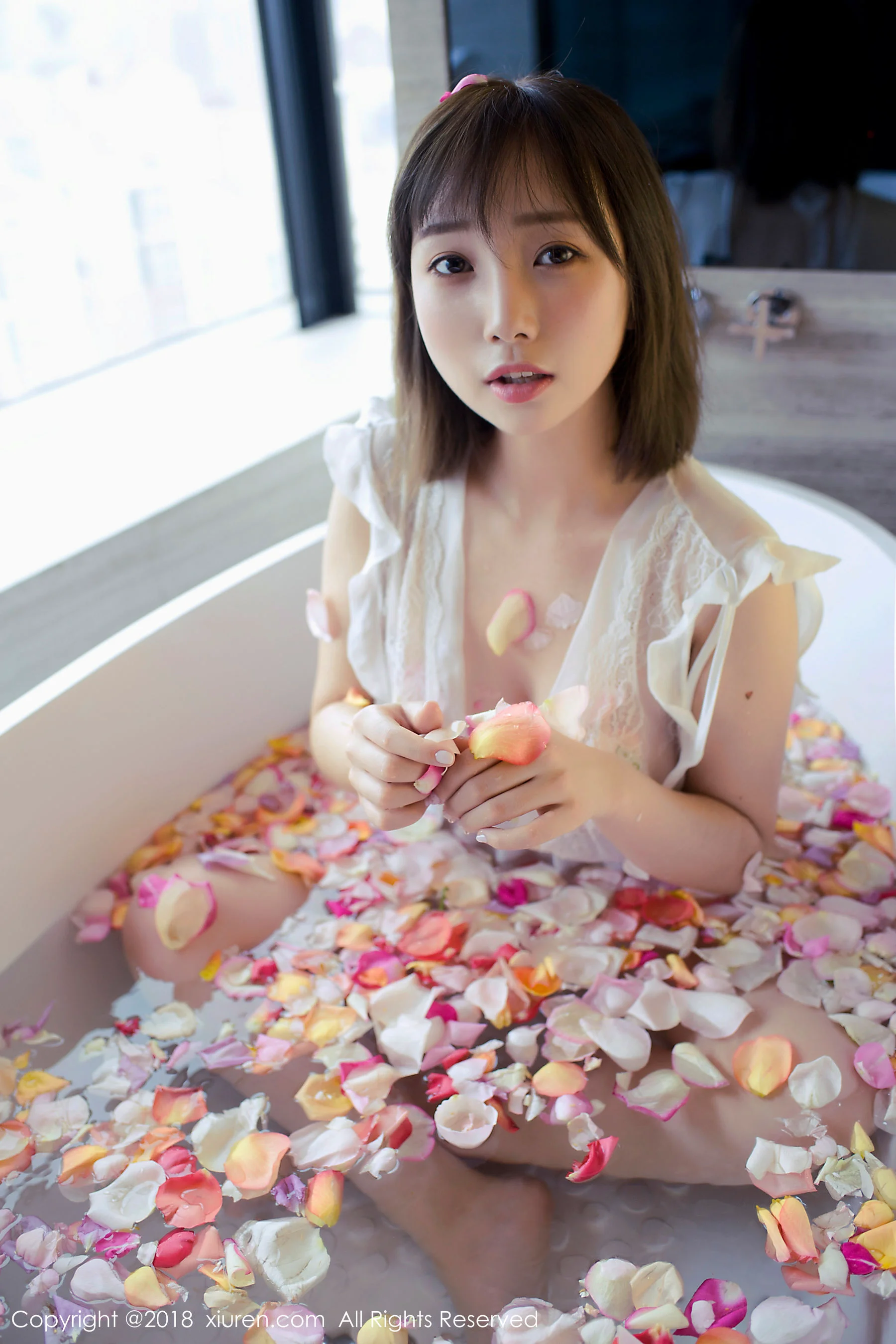 枝恩《短发百变大美女》 [秀人网XIUREN] No.981 写真集 - 爱照片
