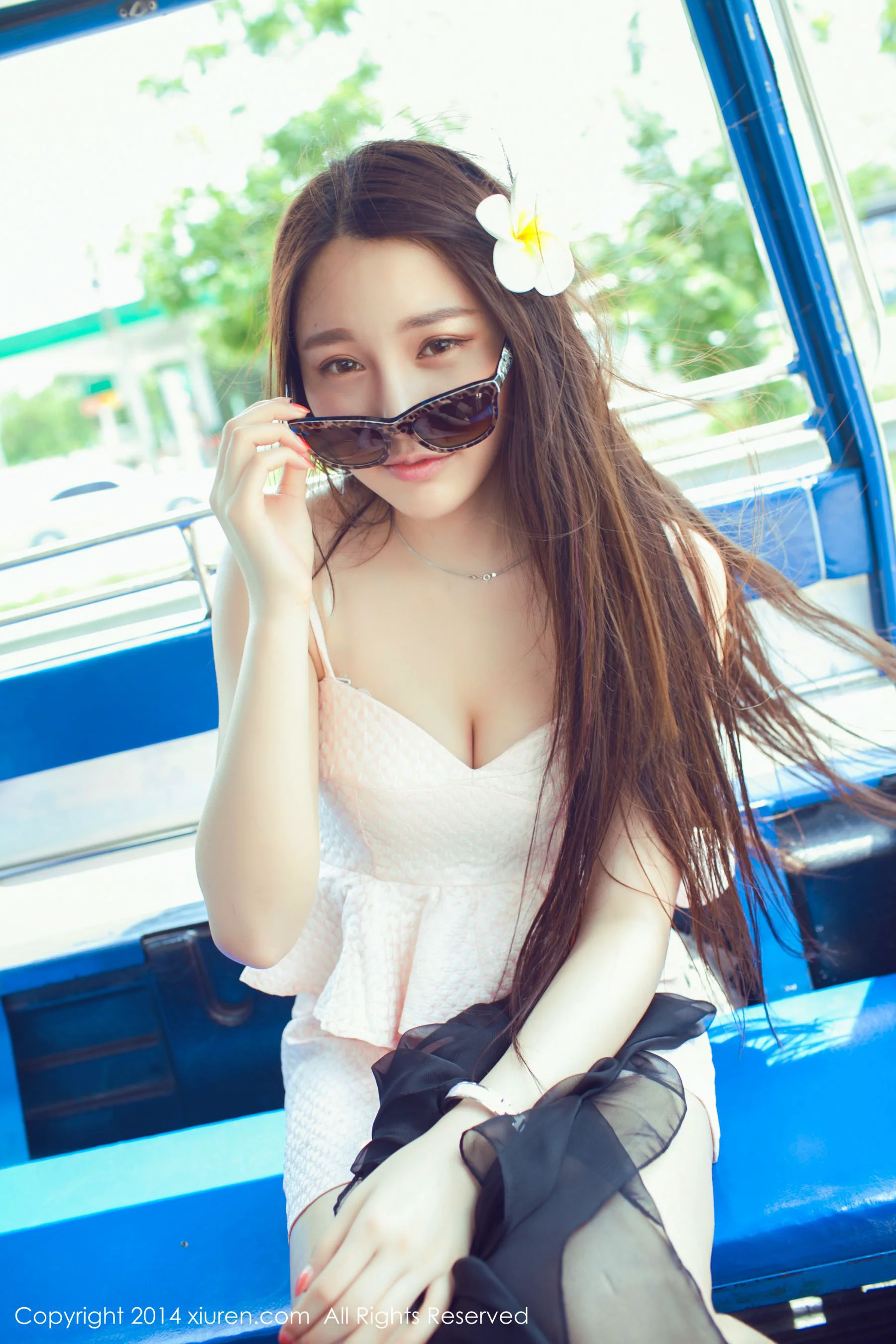 女神刘奕宁Lynn泰国街拍 [秀人网XiuRen] No.139 写真集 - 爱照片