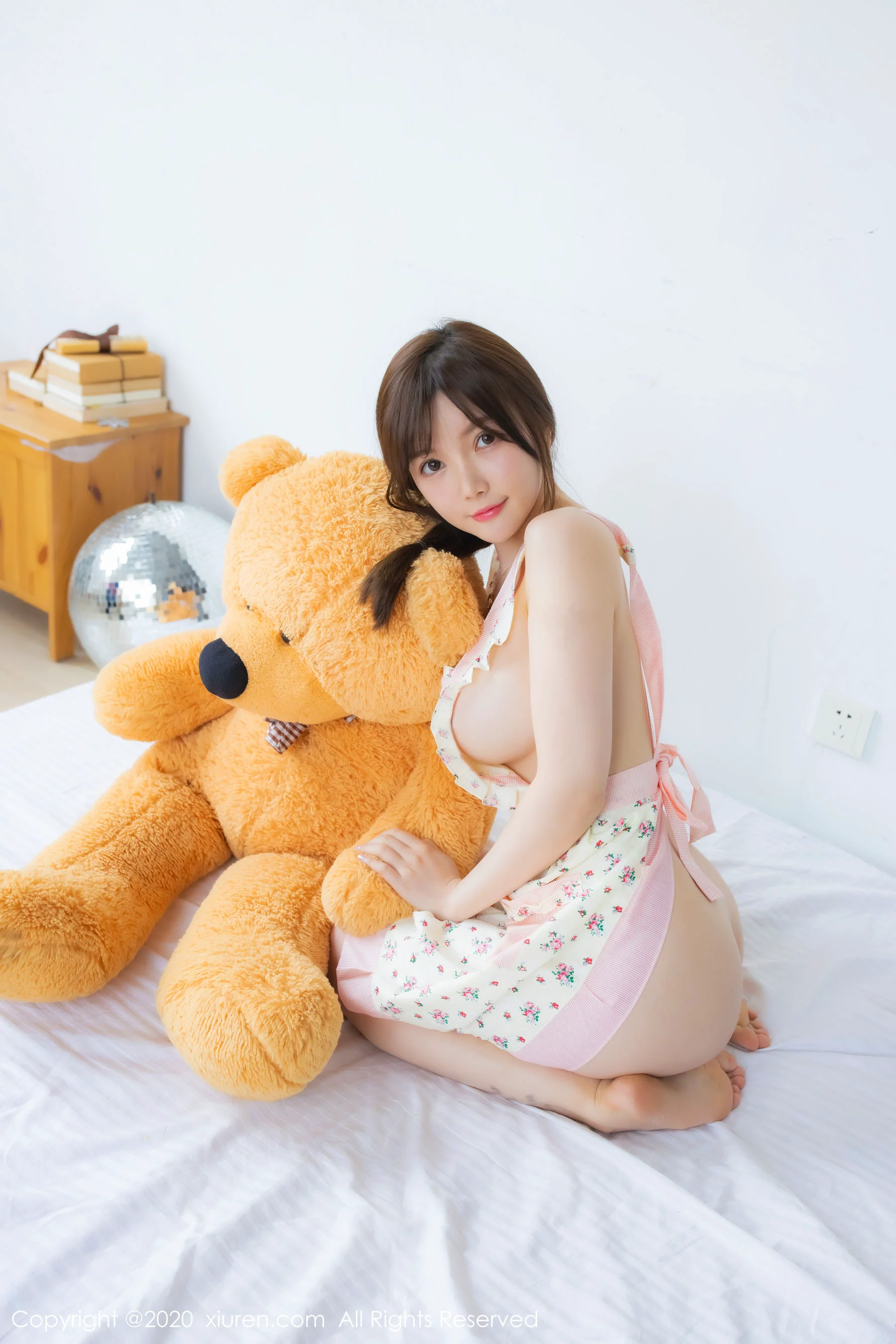 [秀人XiuRen] No.2150 糯美子Mini 《角色扮演厨娘主题系列》 写真集 - 爱照片