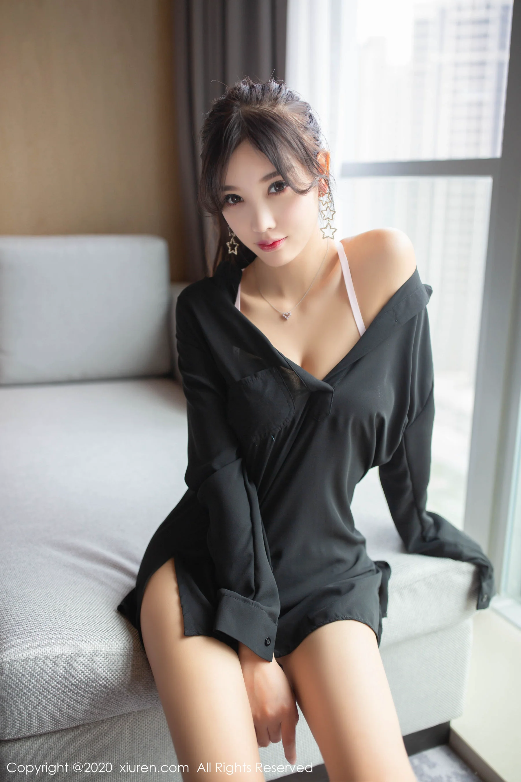 [秀人XiuRen] No.2151 杨晨晨suga 《男友黑衬衫主题系列》 写真集 - 爱照片