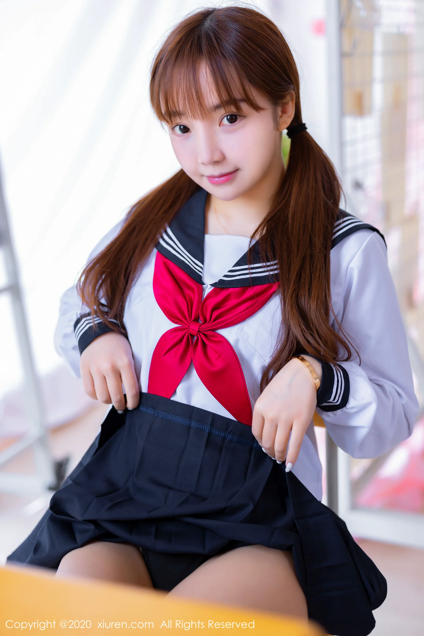 [秀人XiuRen] No.2196 团团子_una 《童颜巨乳JK制服》 写真集 - 爱照片