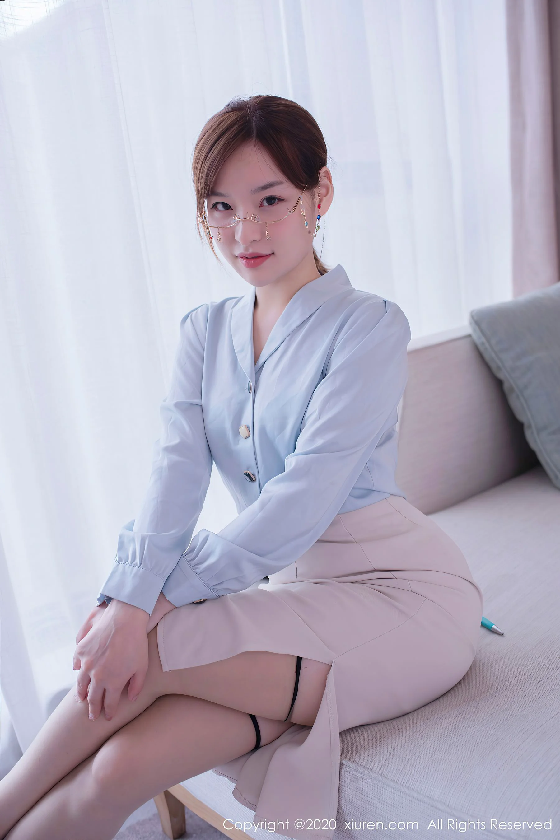 [秀人XiuRen] No.2597 范小宣fancy – 办公室OL制服精致内衣+丝袜诱惑 - 爱照片