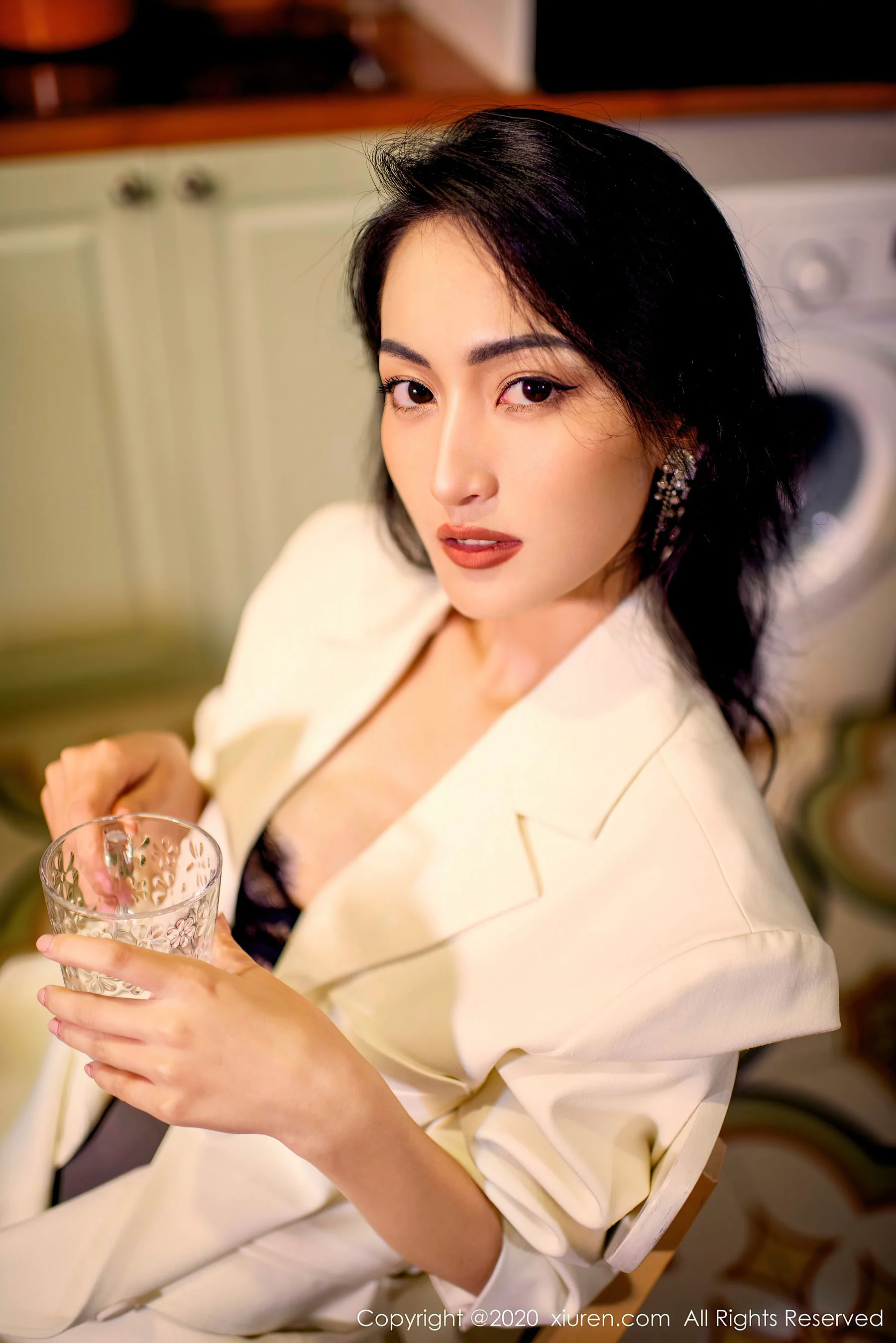 [秀人XiuRen] No.2718 陈舒羽 – 性感蕾丝女友 - 爱照片