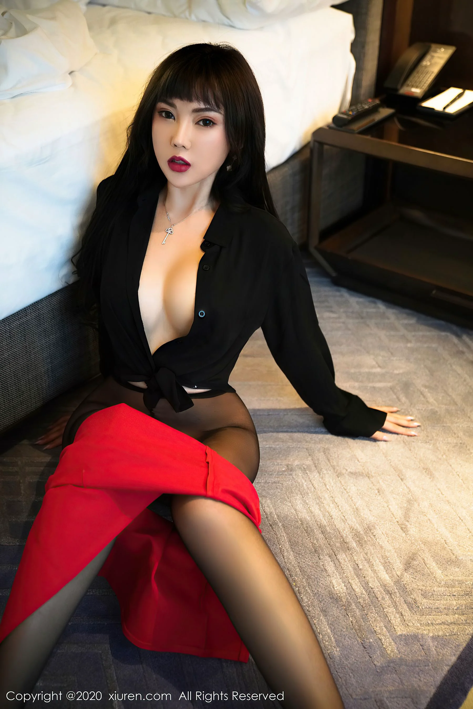 [秀人XiuRen] No.2738 萌汉药baby – 魅惑制服黑丝主题系列 - 爱照片