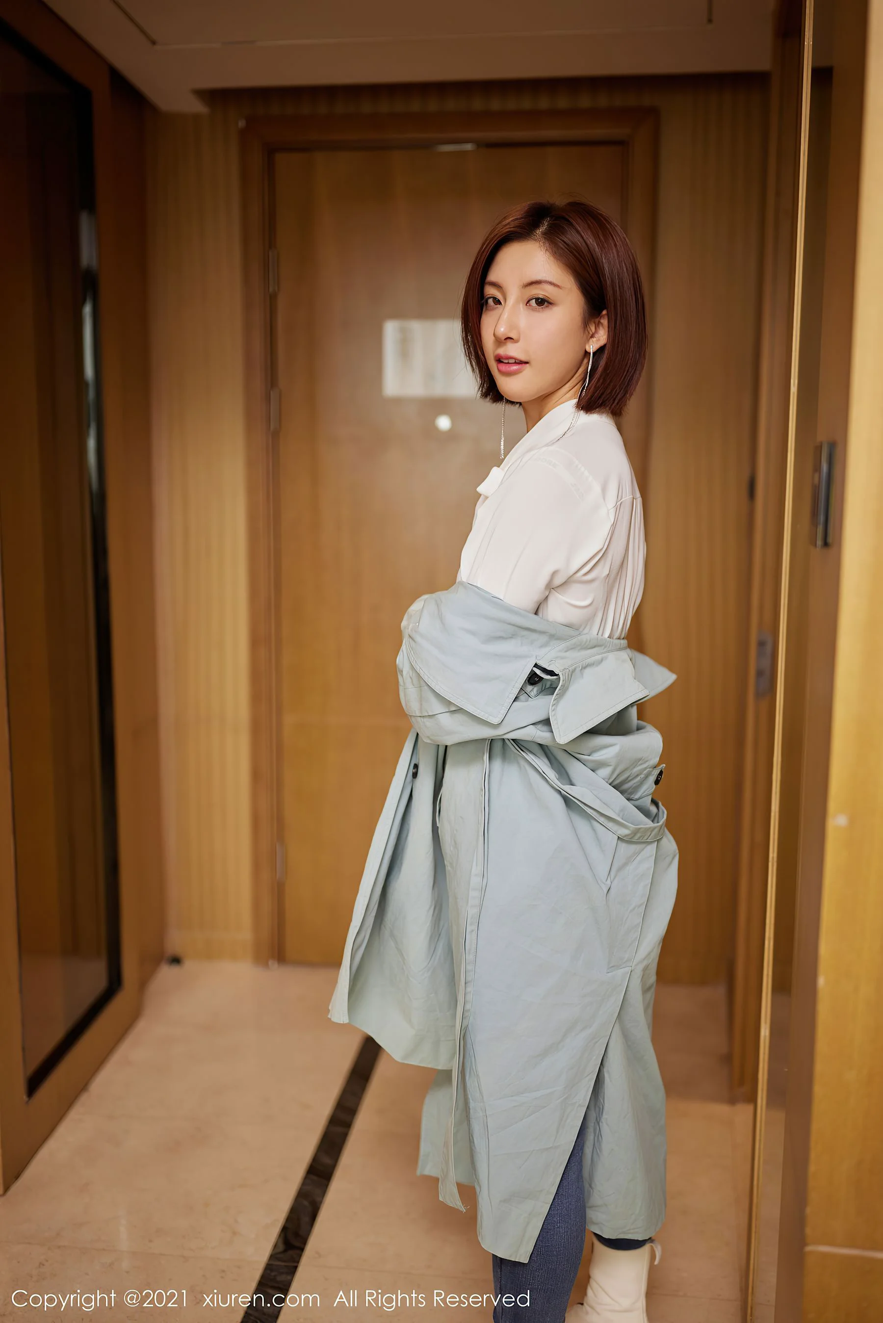 [秀人XiuRen] No.3298 林文文yooki – 牛仔裤主题写真 - 爱照片