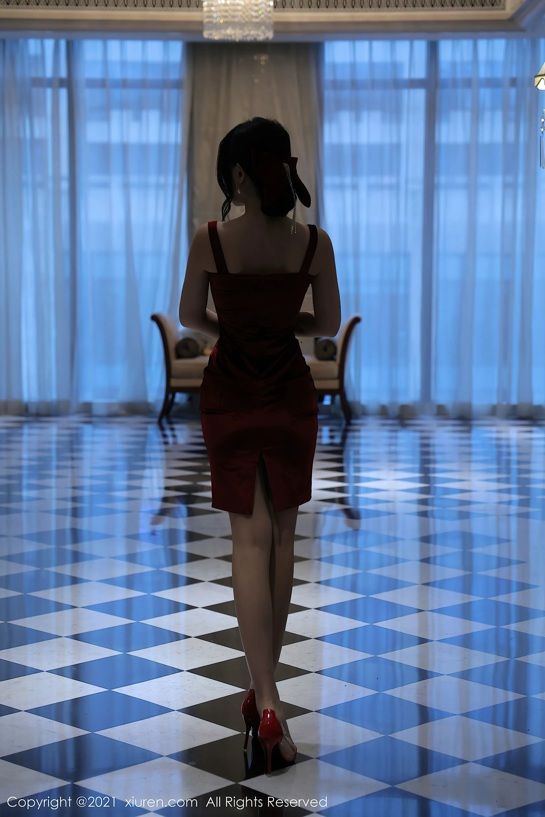 [秀人XiuRen] No.3681 美七Mia – 红色紧身衣主题系列 - 爱照片