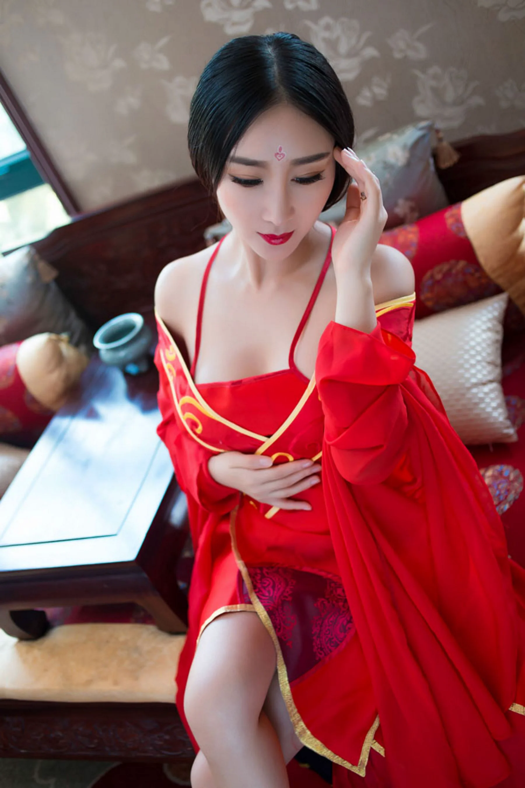邹晶晶《花千骨 ▪ 魔化》COS [秀人网XiuRen] No.382 写真集 - 爱照片