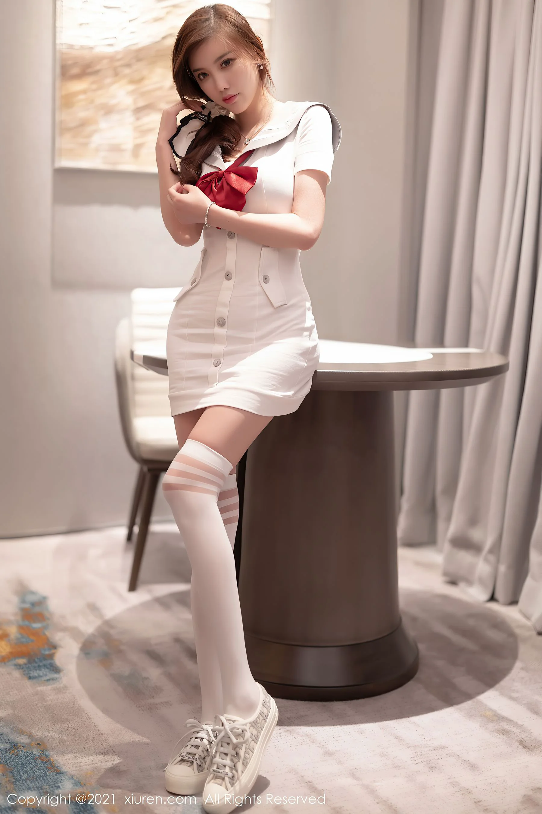[秀人XiuRen] No.3844 杨晨晨Yome – 清纯可人但纯欲风格十足的服饰 - 爱照片
