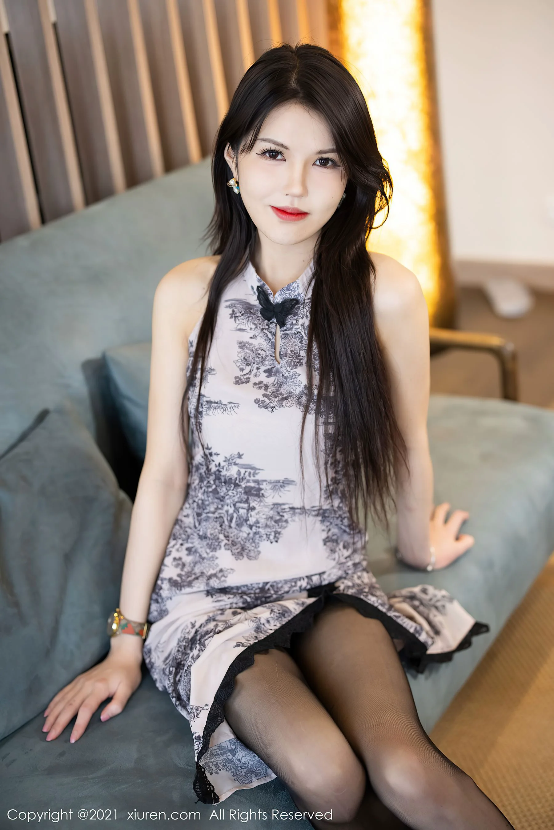 [秀人XiuRen] No.3887 媛媛酱belle – 典雅韵味的古典旗袍 - 爱照片