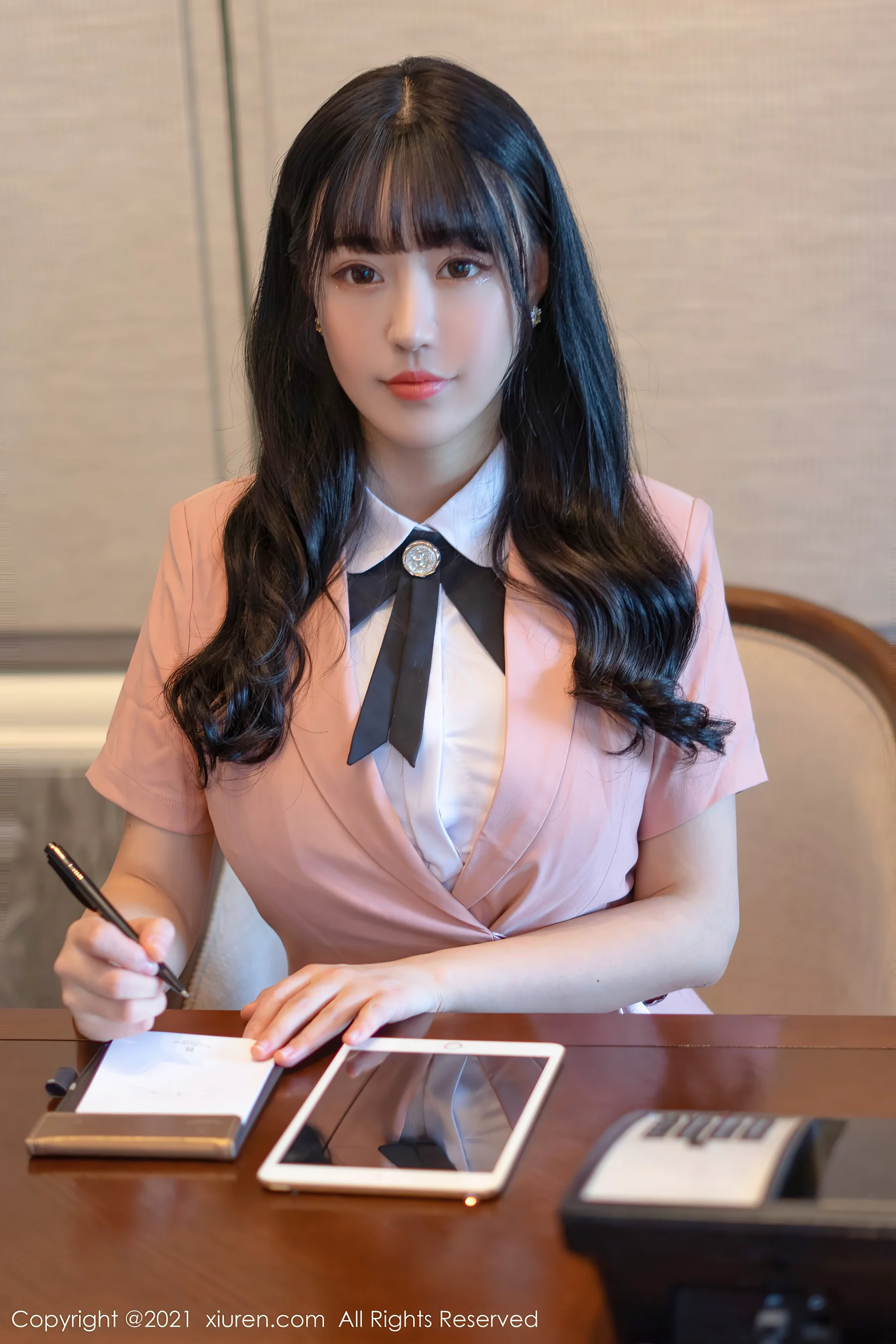 [XiuRen秀人网] No.4044 朱可儿Flower 制服黑丝大奶诱惑 - 爱照片
