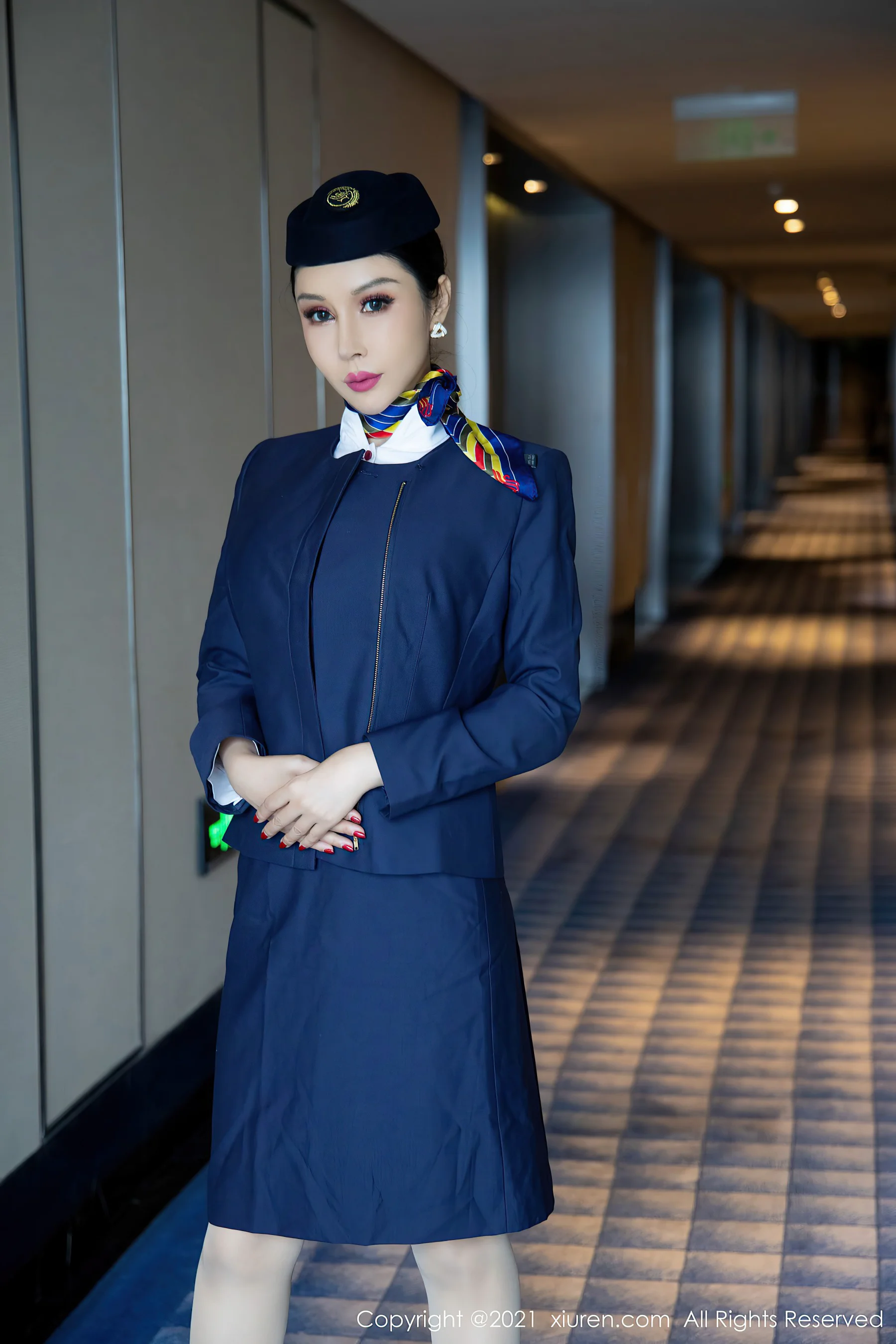 [XiuRen秀人网] No.4050 田冰冰 – 空姐制服勾引系列 - 爱照片