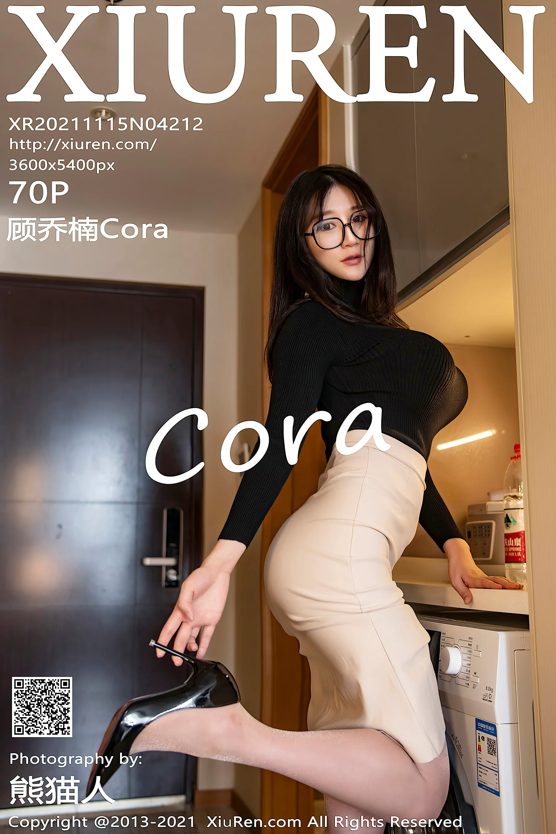 [XiuRen秀人网] No.4212 顾乔楠Cora 眼镜OL - 爱照片