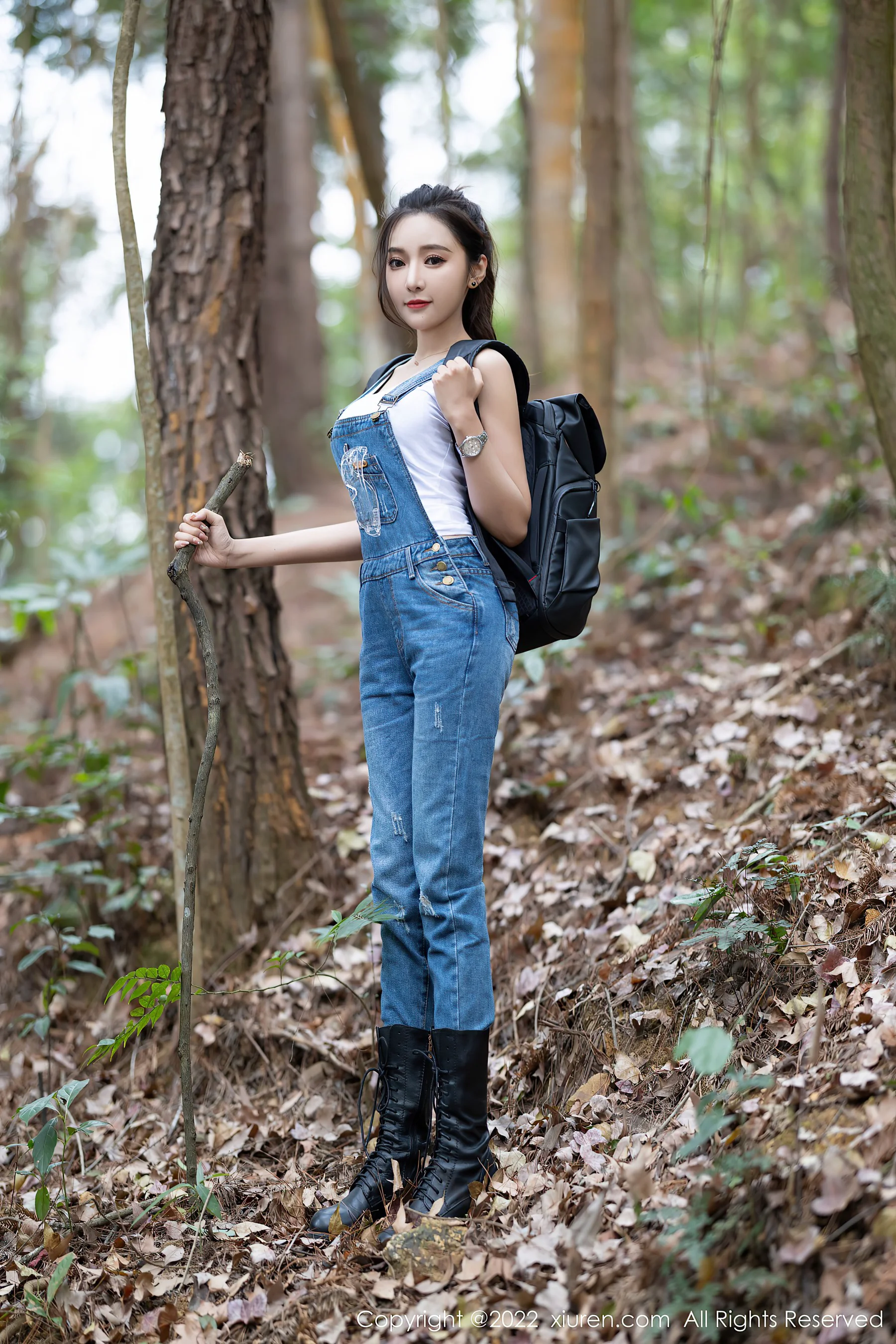 [XiuRen秀人网] No.4465 王馨瑶yanni 反差美女野外露出 - 爱照片