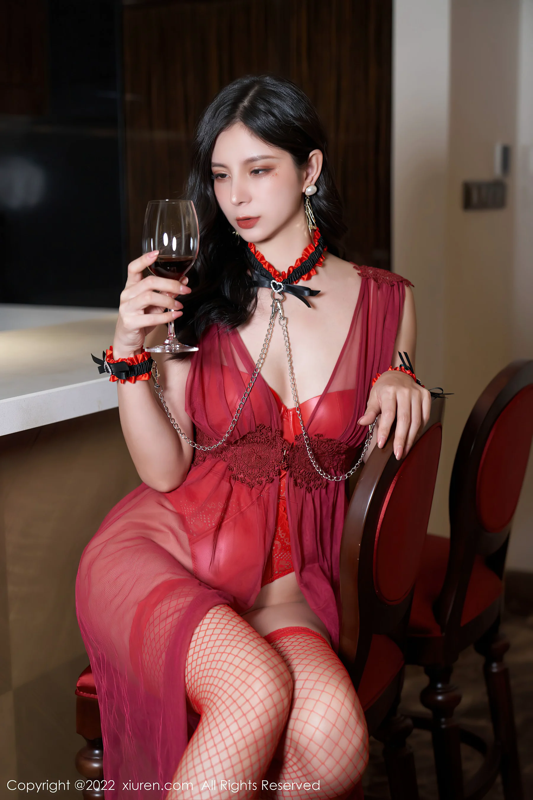 [XiuRen秀人网] No.4537 小蛮妖Yummy 情趣制服 - 爱照片