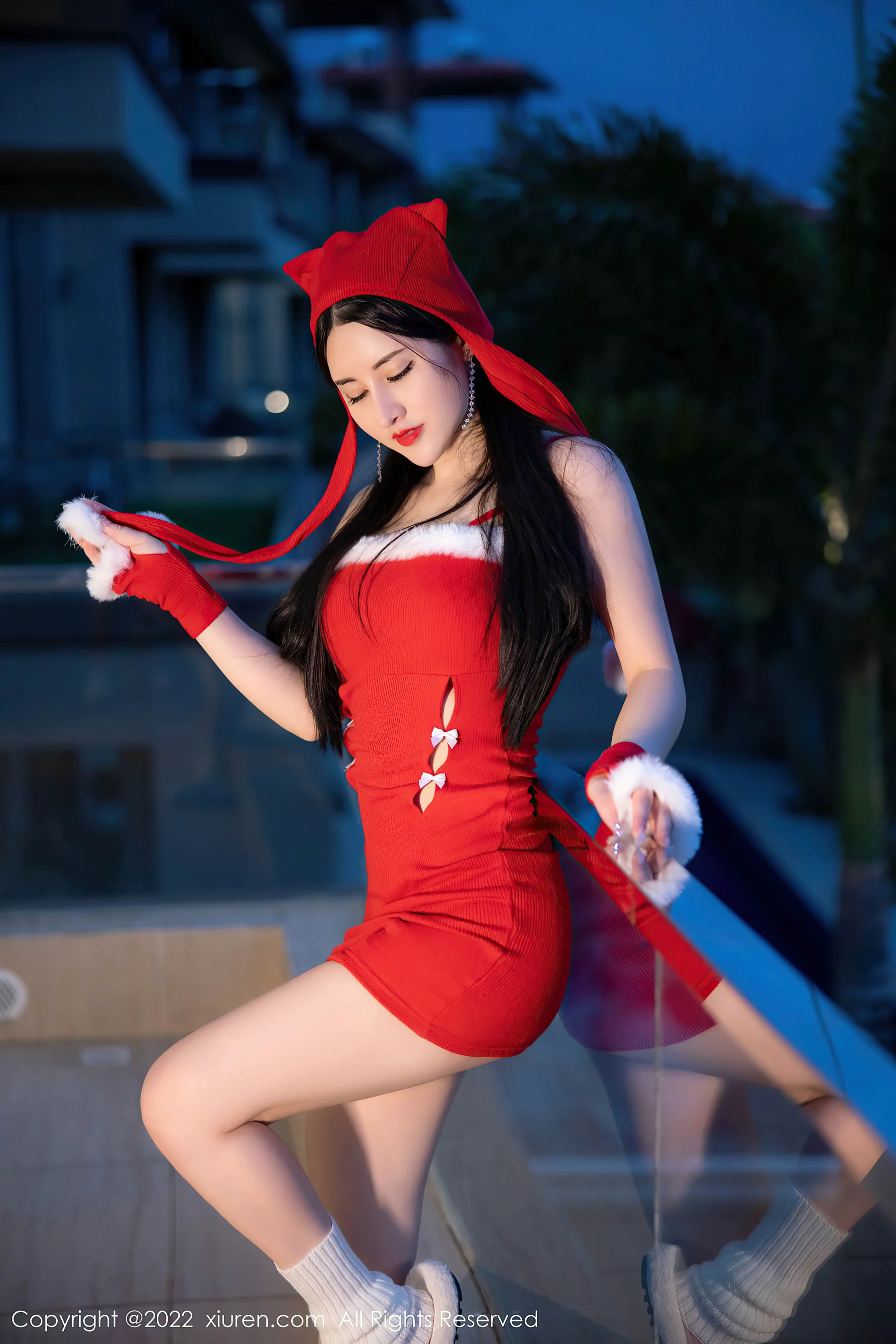 [XiuRen秀人网] No.4565 诗诗kiki 新年美腿 - 爱照片