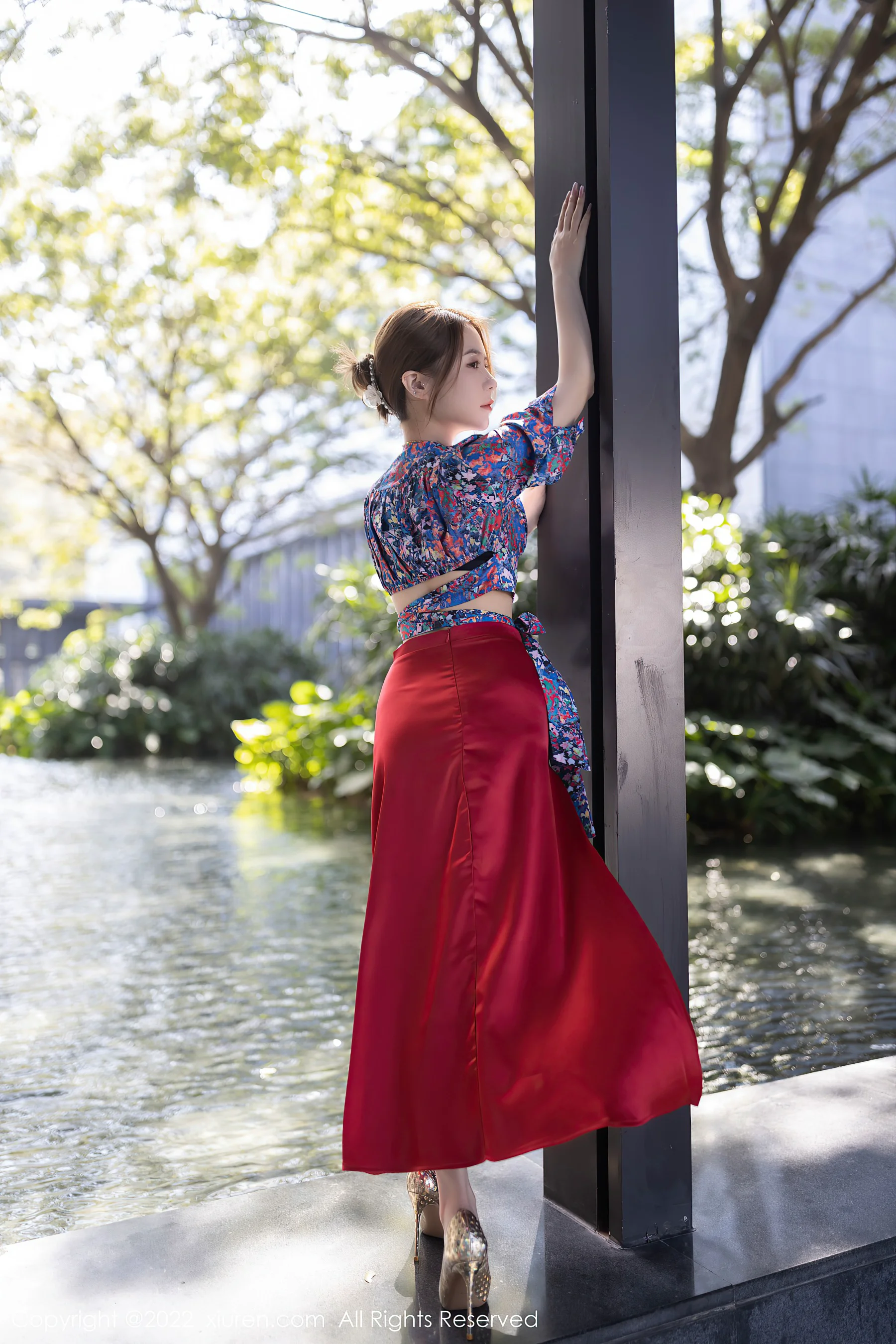 [XiuRen秀人网] No.4674 鱼子酱Fish 三亚旅拍长裙蕾丝写真 - 爱照片
