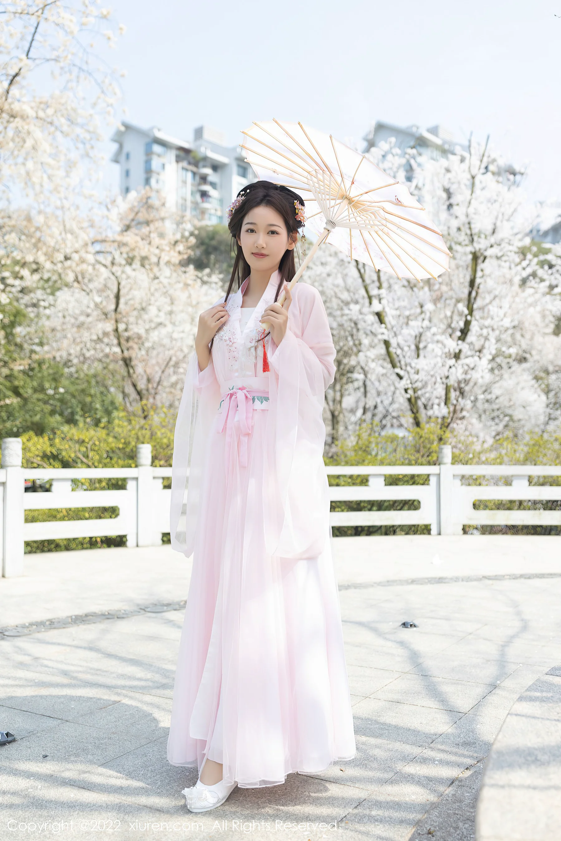 [XiuRen秀人网] No.4749 唐安琪 古装美腿写真 - 爱照片
