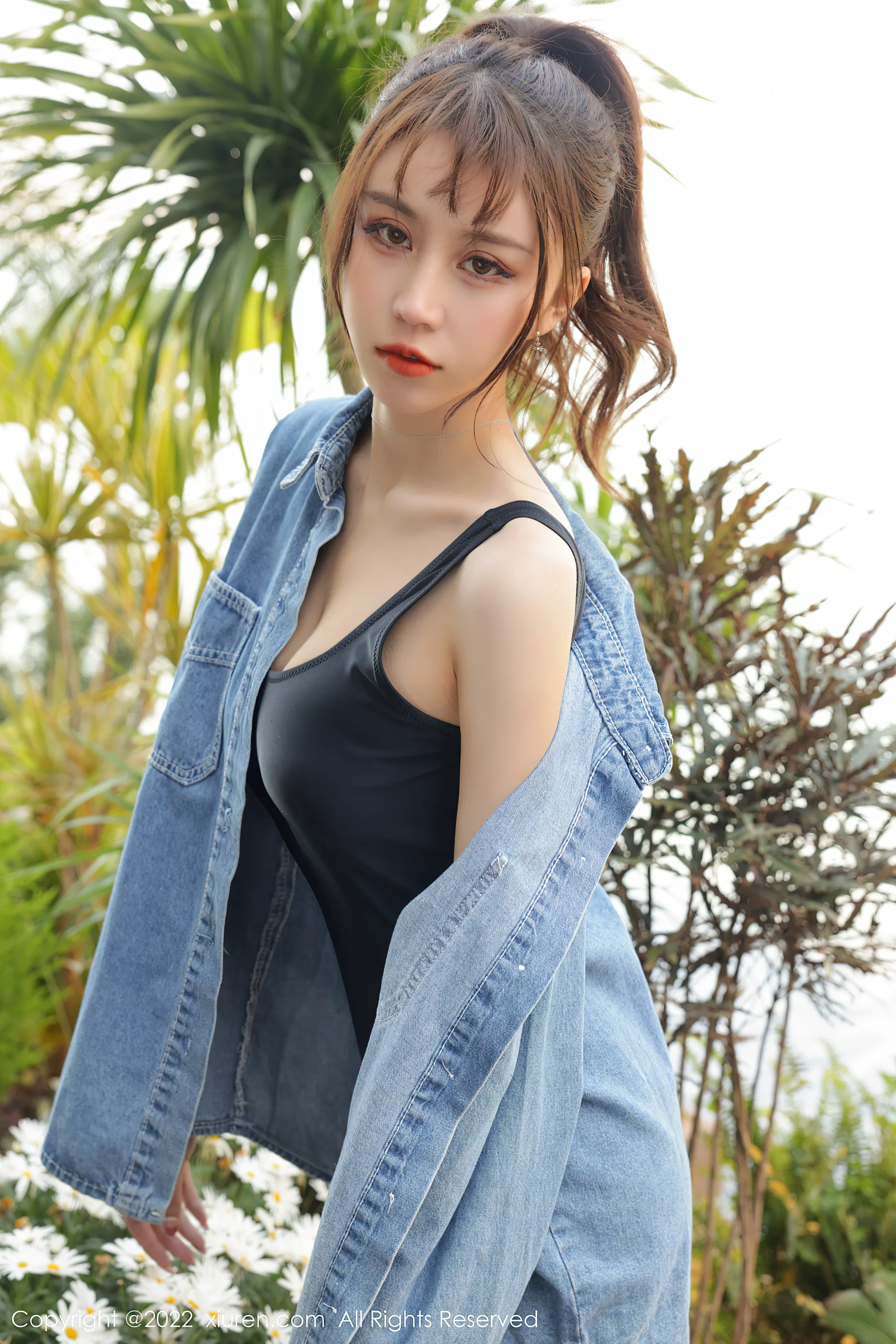 [XiuRen秀人网] No.4804 tina_甜仔 大理户外旅拍 - 爱照片