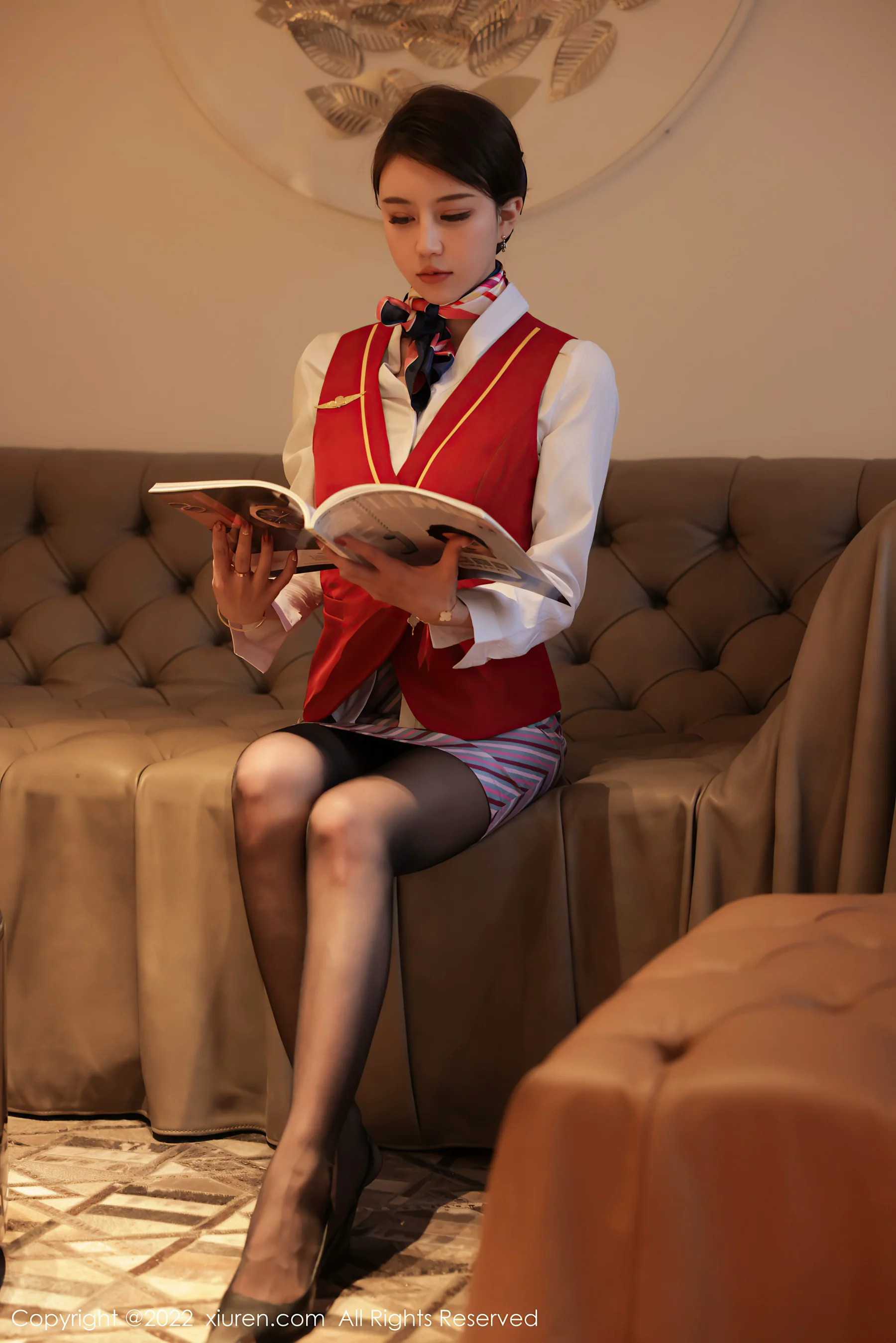 [XiuRen秀人网] No.4824 tina_甜仔 空姐制服蕾丝写真 - 爱照片