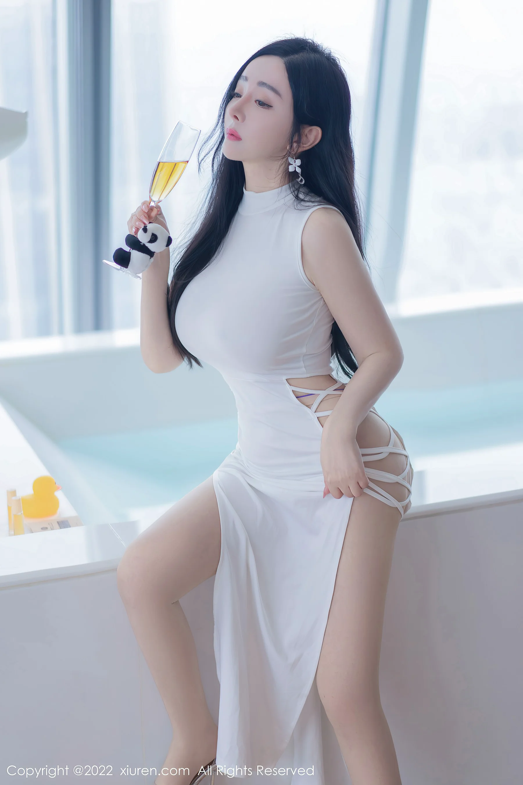 [XiuRen秀人网] No.4855 允爾 美臀美腿丰乳写真 - 爱照片