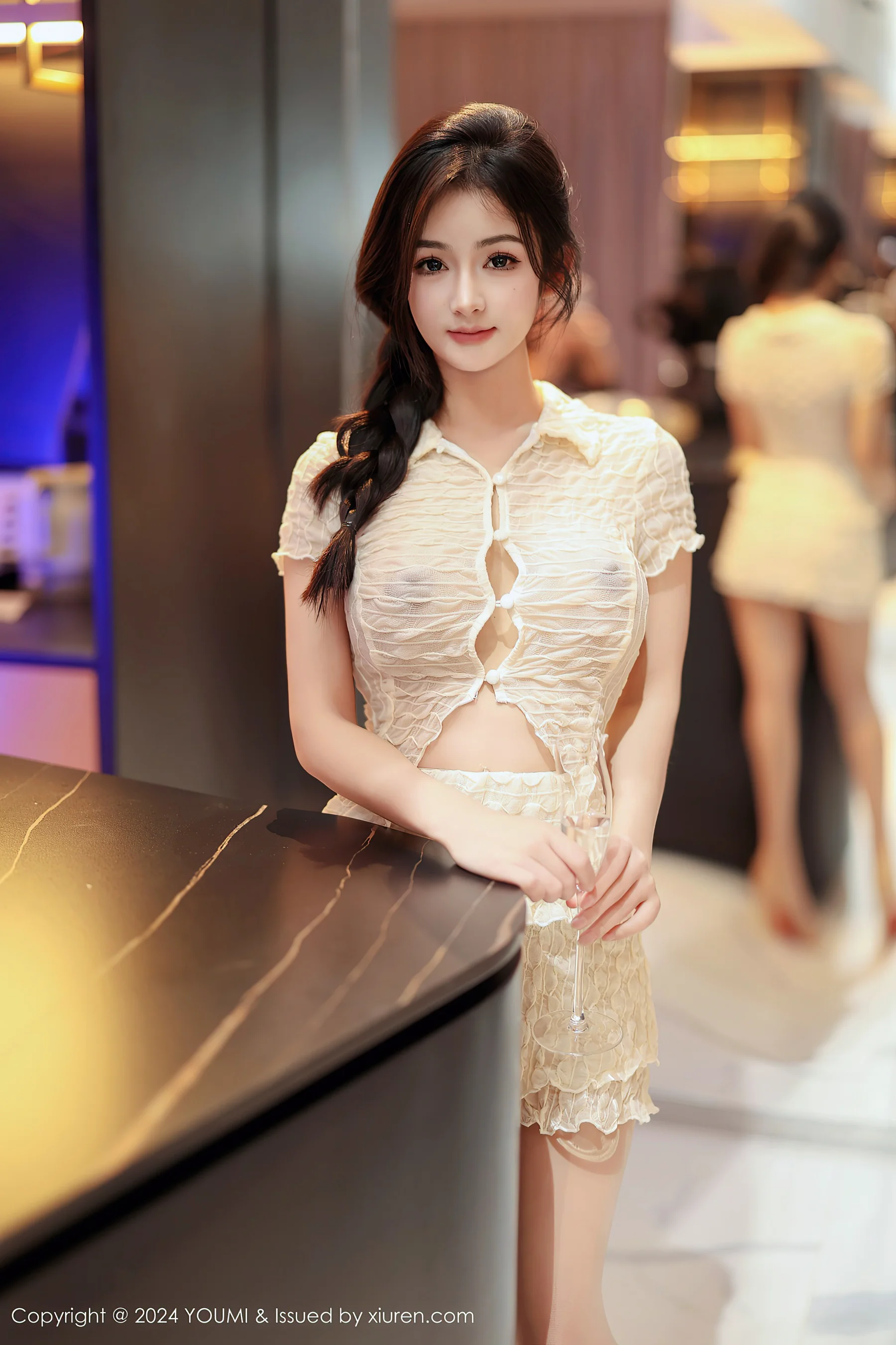 [YOUMI尤蜜荟] VOL.1067 谭小灵 美腿丝袜 - 爱照片