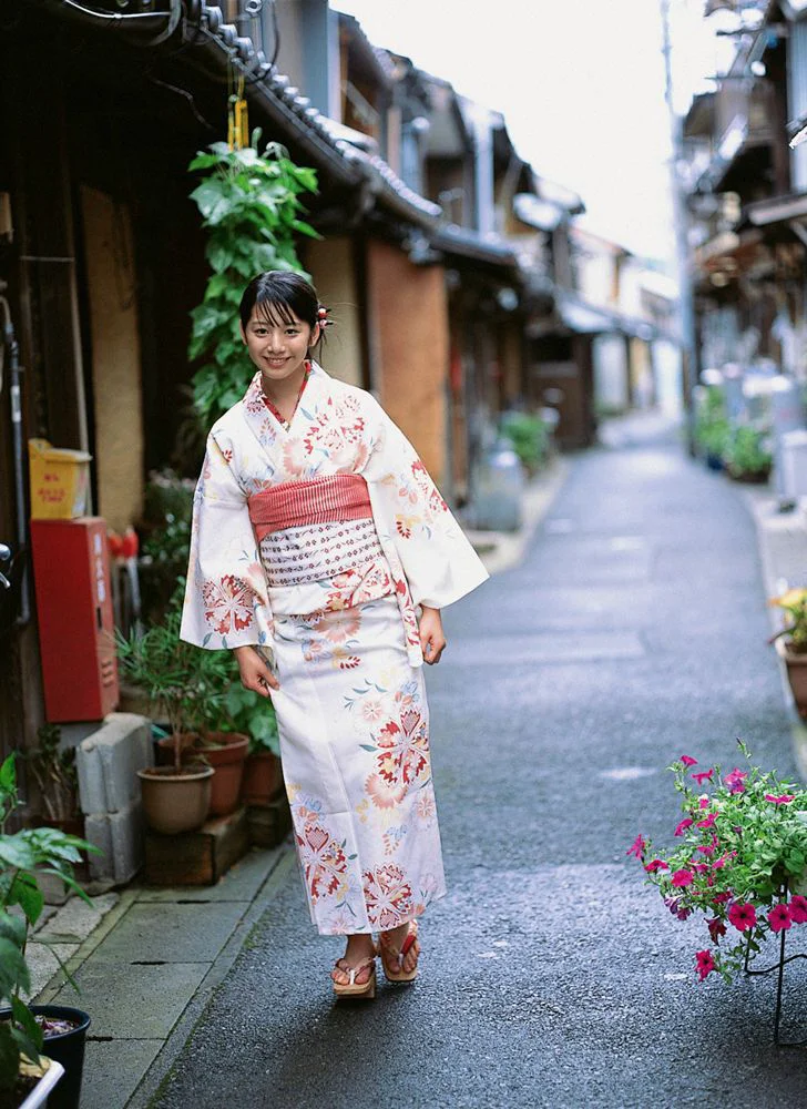 夏帆Kaho《中学生最后の夏休み、思い出いっぱ？？!!》写真集 [YS Web] Vol.176 - 爱照片