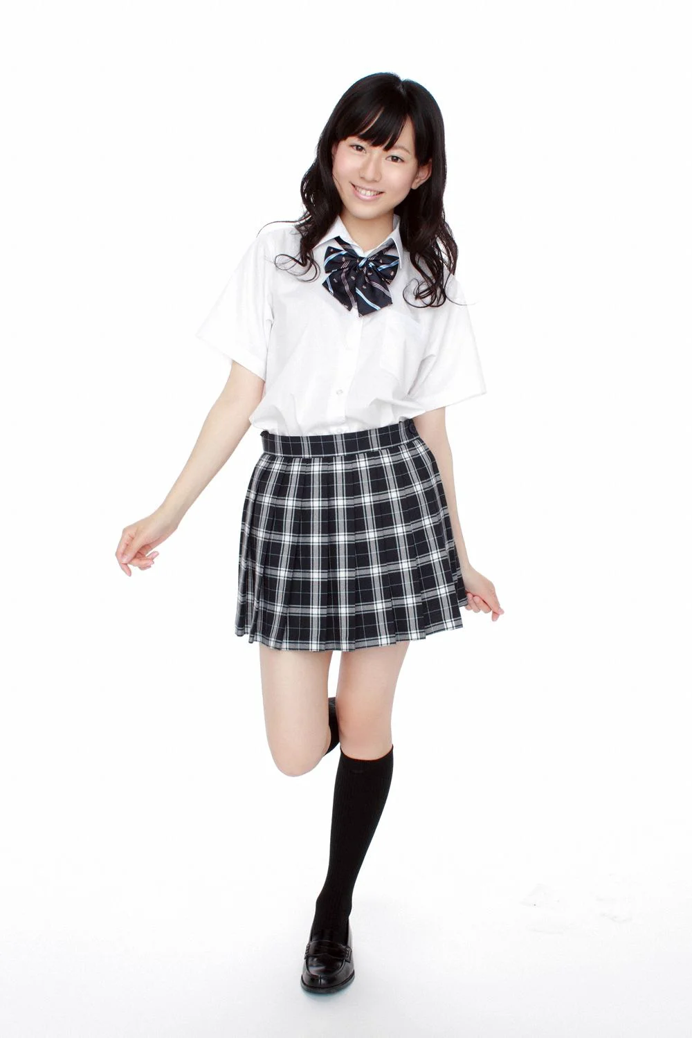 Natsumi Chiba 千葉夏美《17歳のハーフちゃん入学！》写真集 [YS Web] Vol.415 - 爱照片