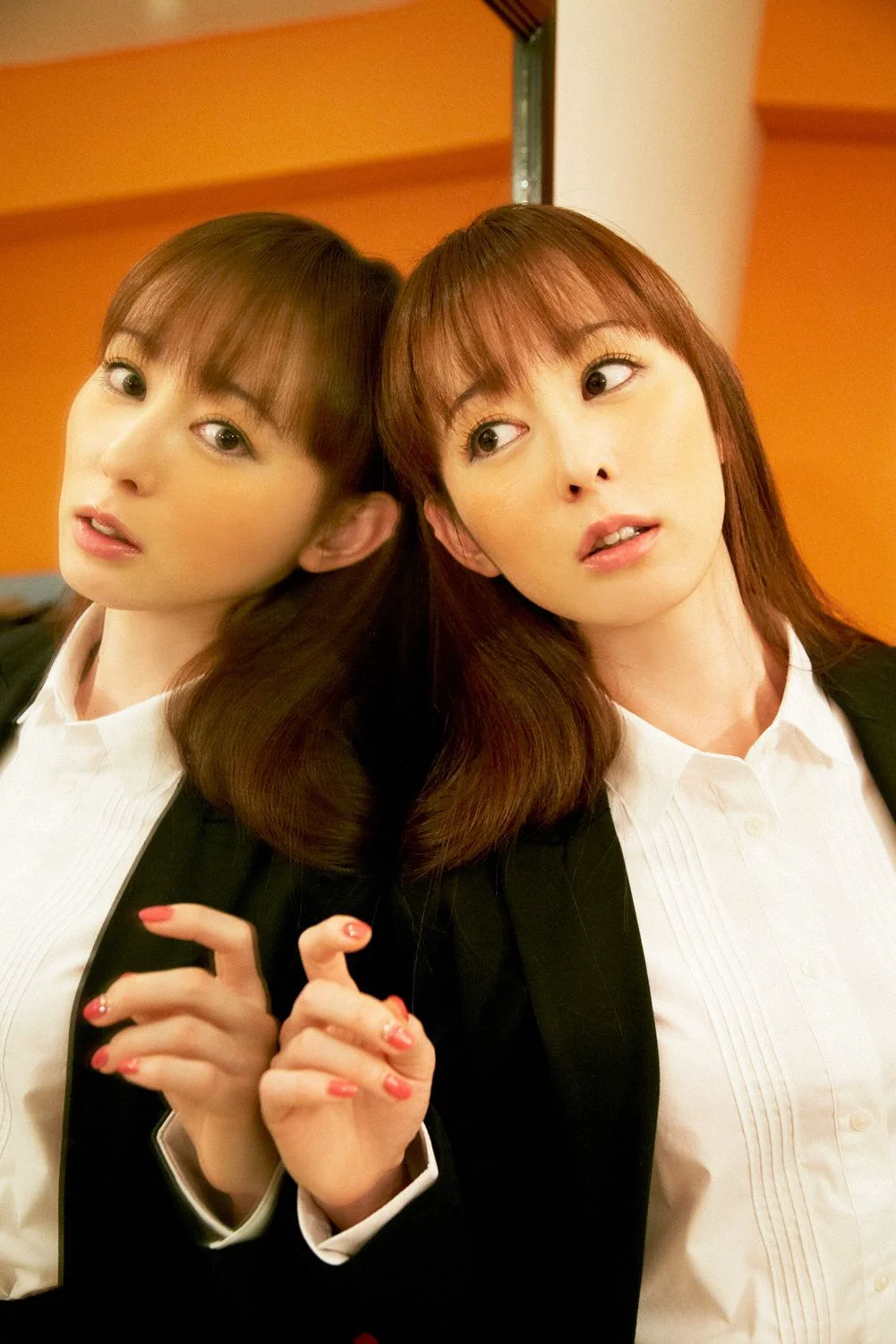 秋山莉奈《オシリーナのプライベート》写真集 [YS Web] Vol.556 - 爱照片