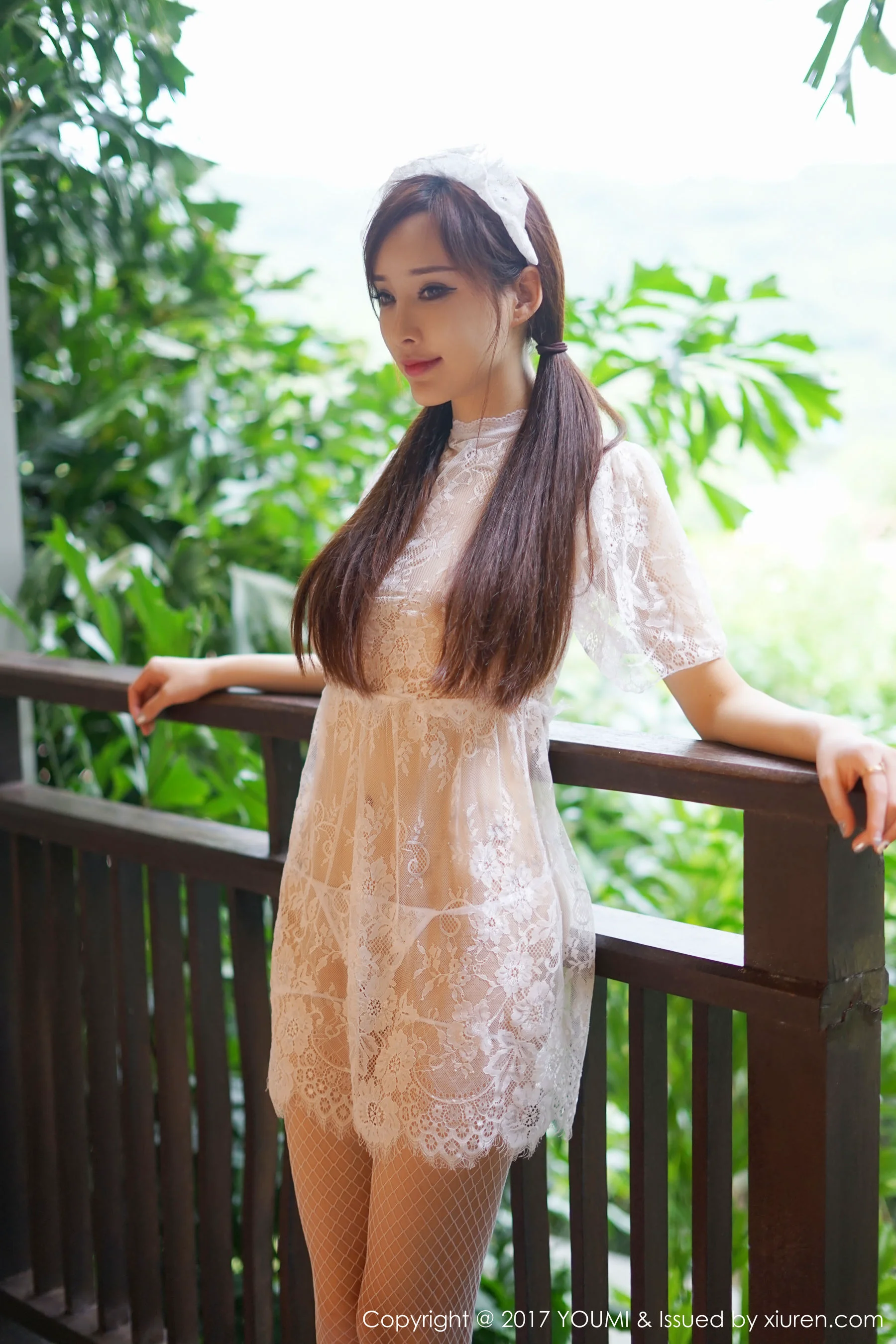土肥圆矮挫穷《透视蕾丝女仆装》 [尤蜜荟YouMi] VOL.052 写真集 - 爱照片