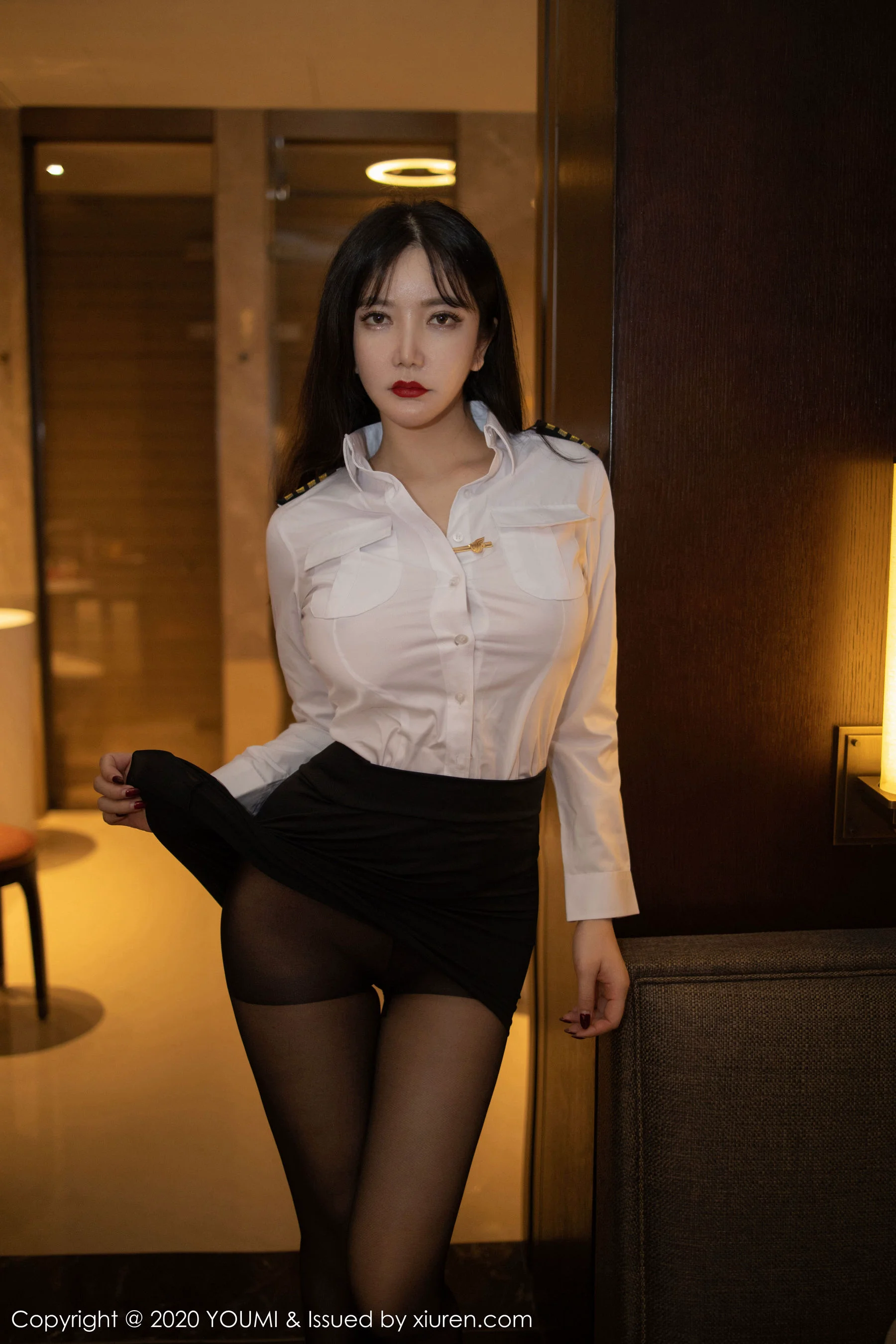 心妍小公主《白衬衫、超短裙与黑丝袜的女警制服》 [尤蜜荟YouMi] Vol.428 写真集 - 爱照片