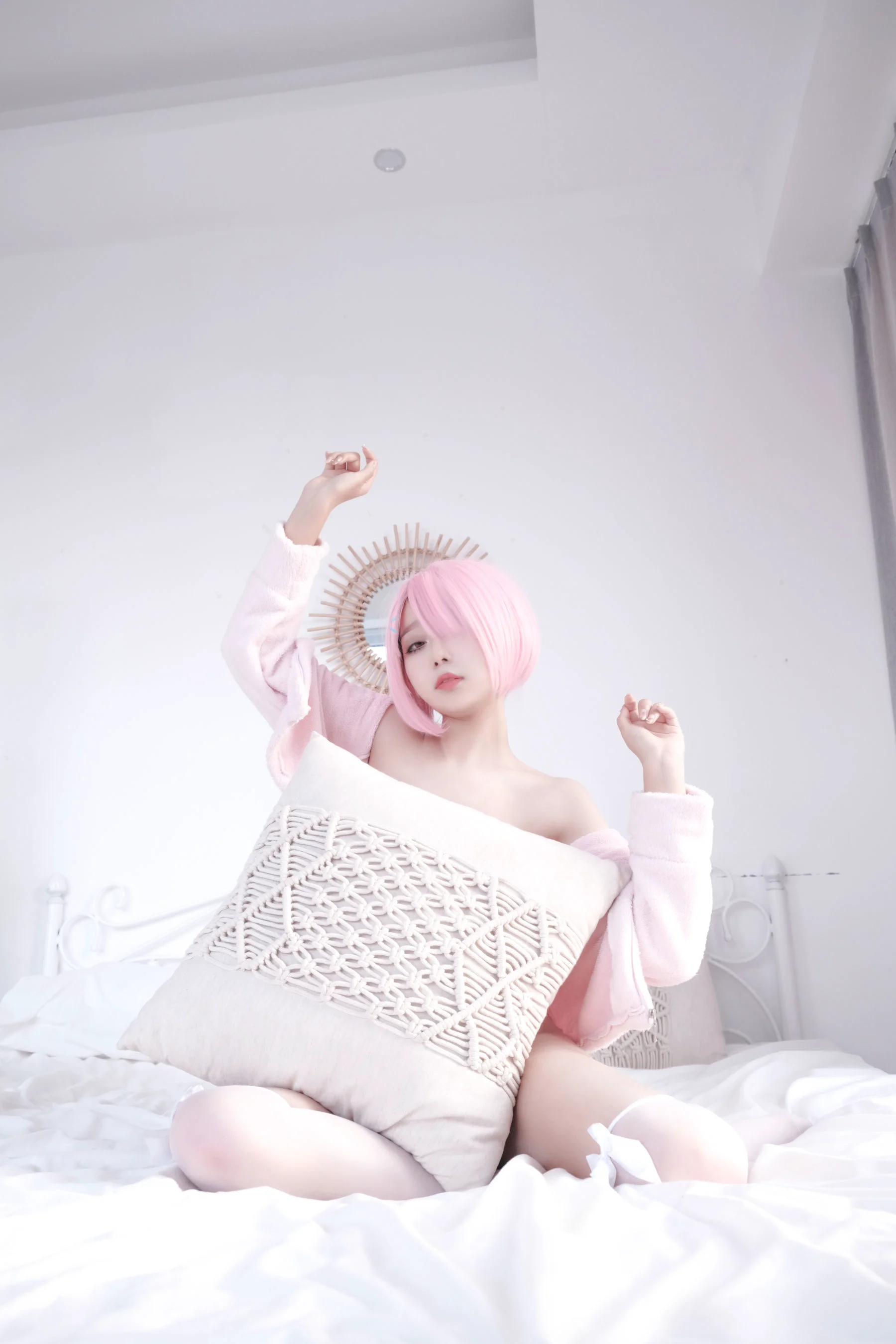 [网红COSER写真] eloise软软 – 纯欲拉姆 - 爱照片