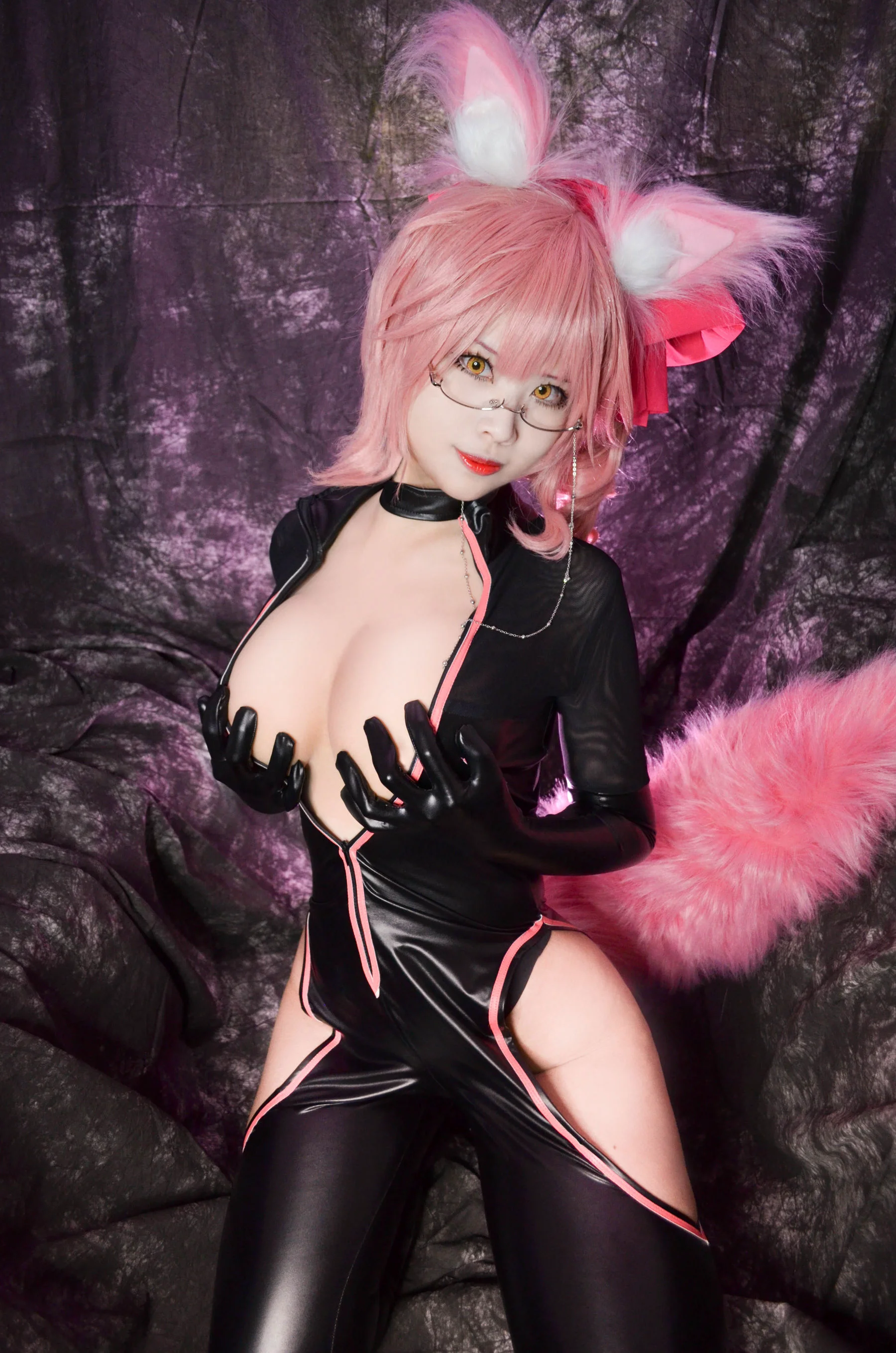 [Cosplay] 萱-KaYa – 玉藻前 皮衣Ver - 爱照片