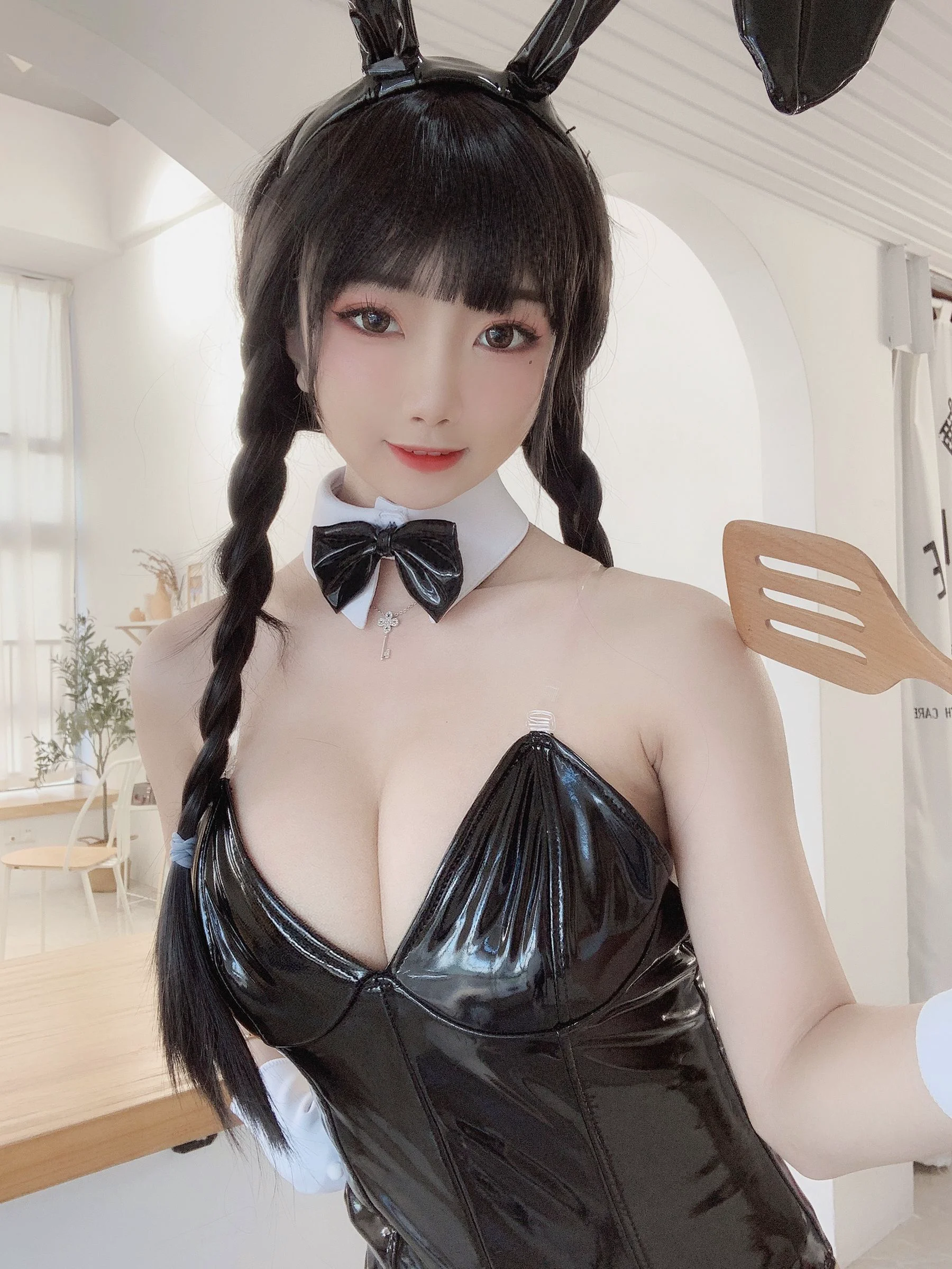 [Cosplay] 鬼畜瑶 – 黑色兔女郎 写真集 - 爱照片