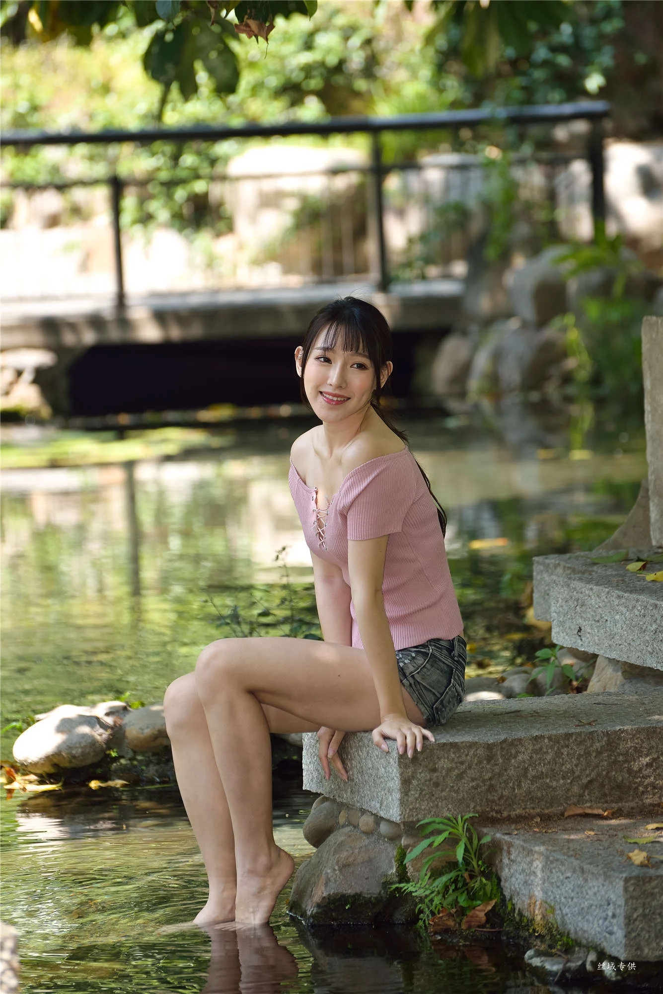 [台湾正妹] 比比《國美.時裝》热裤街拍 写真集 - 爱照片