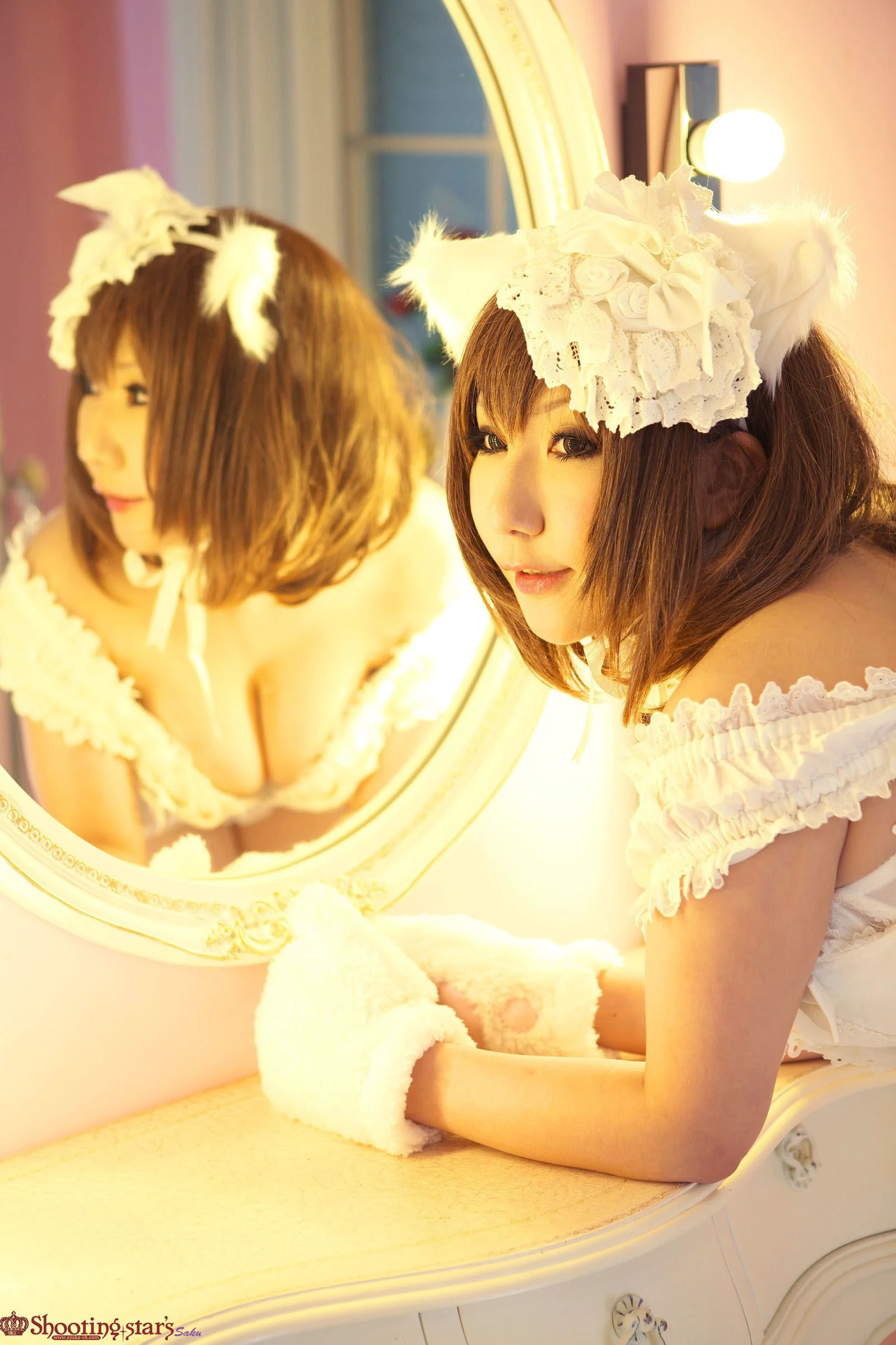绫香 (Saku サク) 《Necomimi(ネコ耳)》 [Nikutama] 写真集 - 爱照片