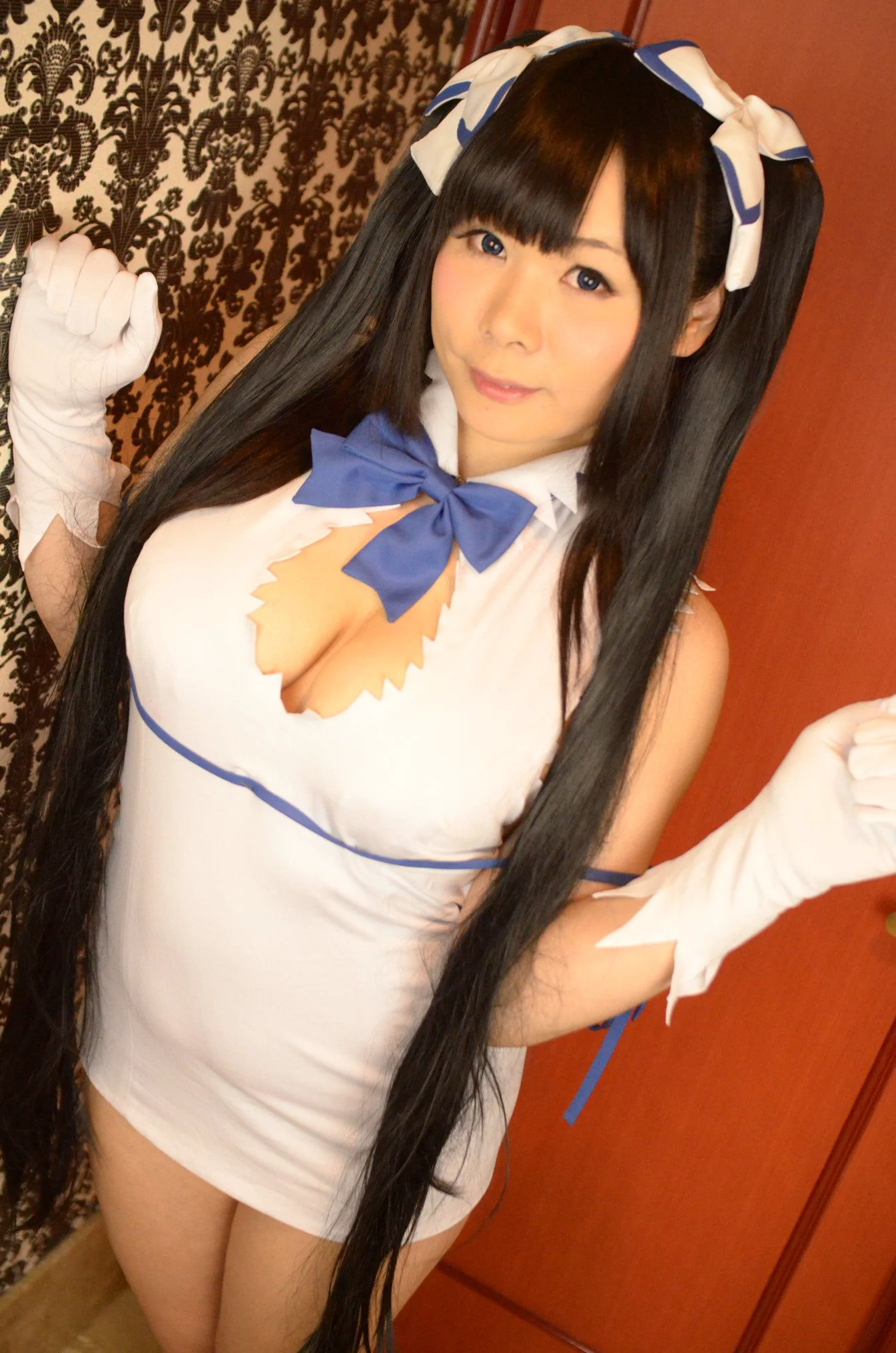 岡田ゆい《ダンジョンに出会いを求めるのは間違っているだろうか》Hestia [どてちん販売所] 写真集 - 爱照片