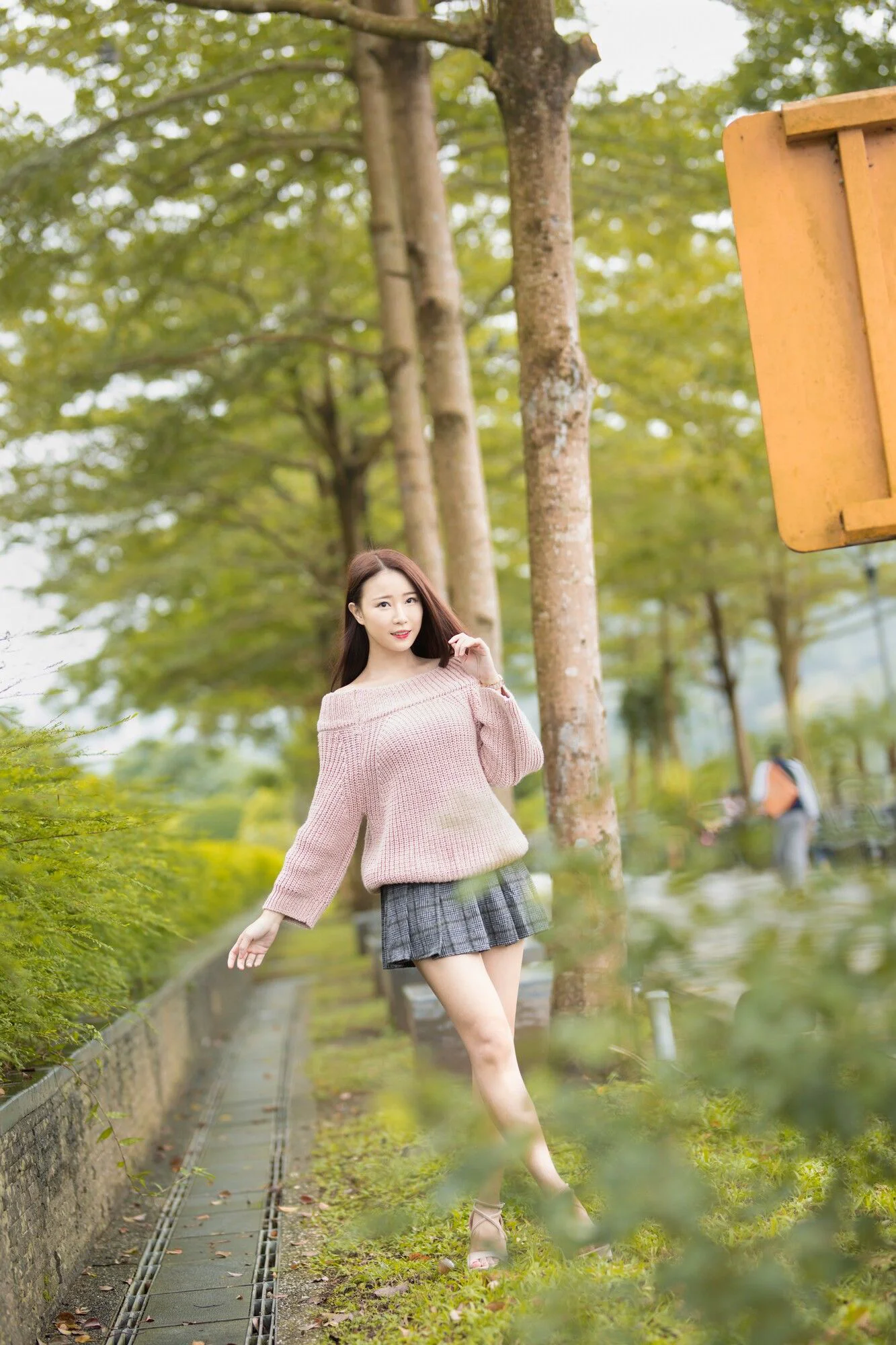[台湾网红美女] Lia杨思原《新店碧潭》 写真集 - 爱照片