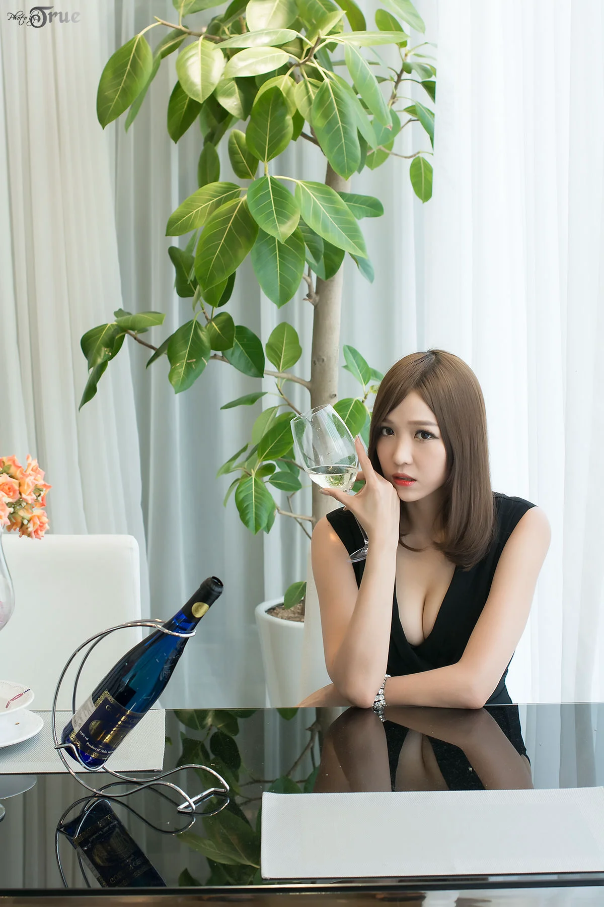 李恩慧《黑裙女强人》写真集 - 爱照片