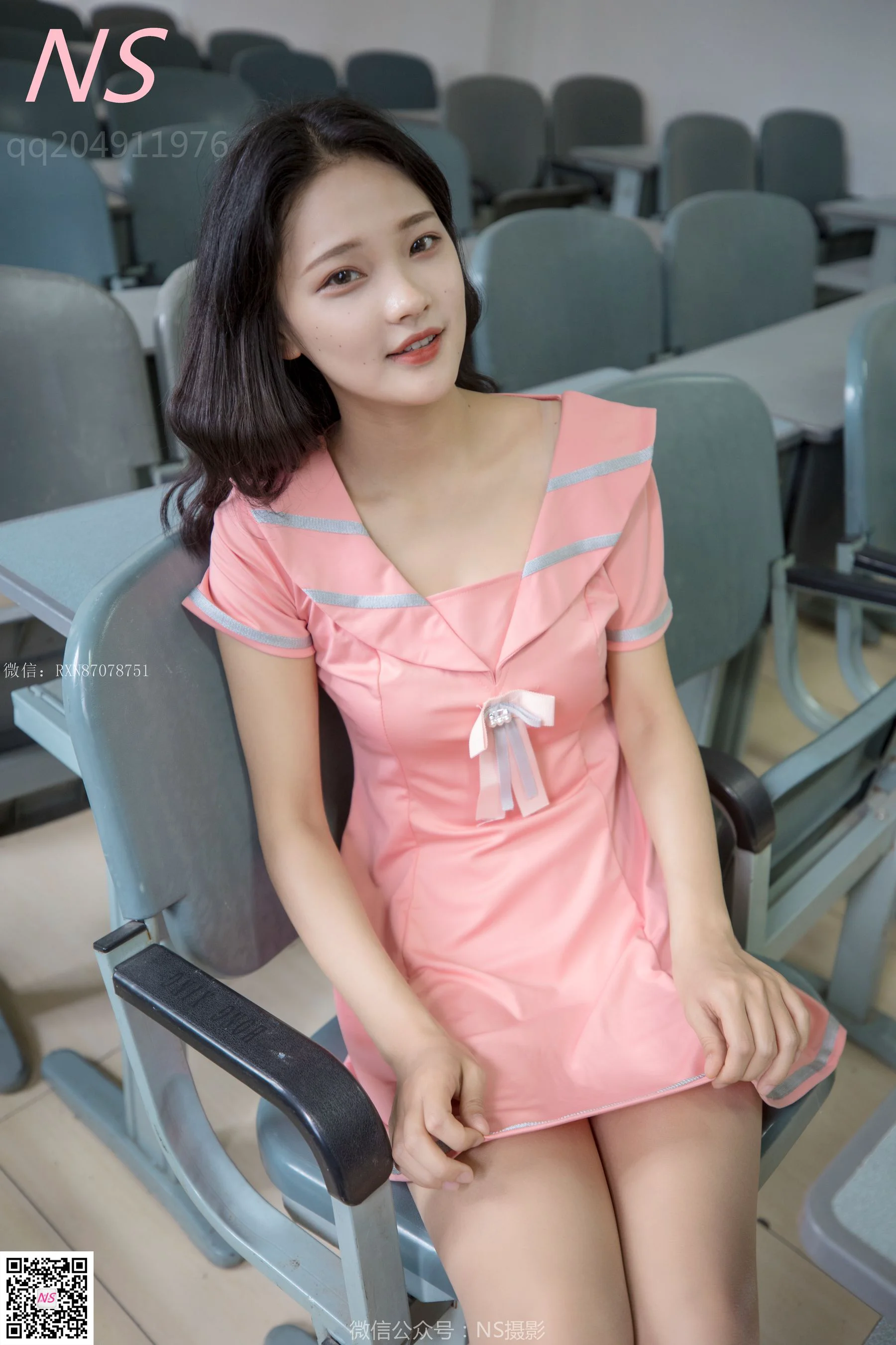 小蝴蝶《纯纯的丝袜帆布鞋》 [纳丝摄影] 写真集 - 爱照片